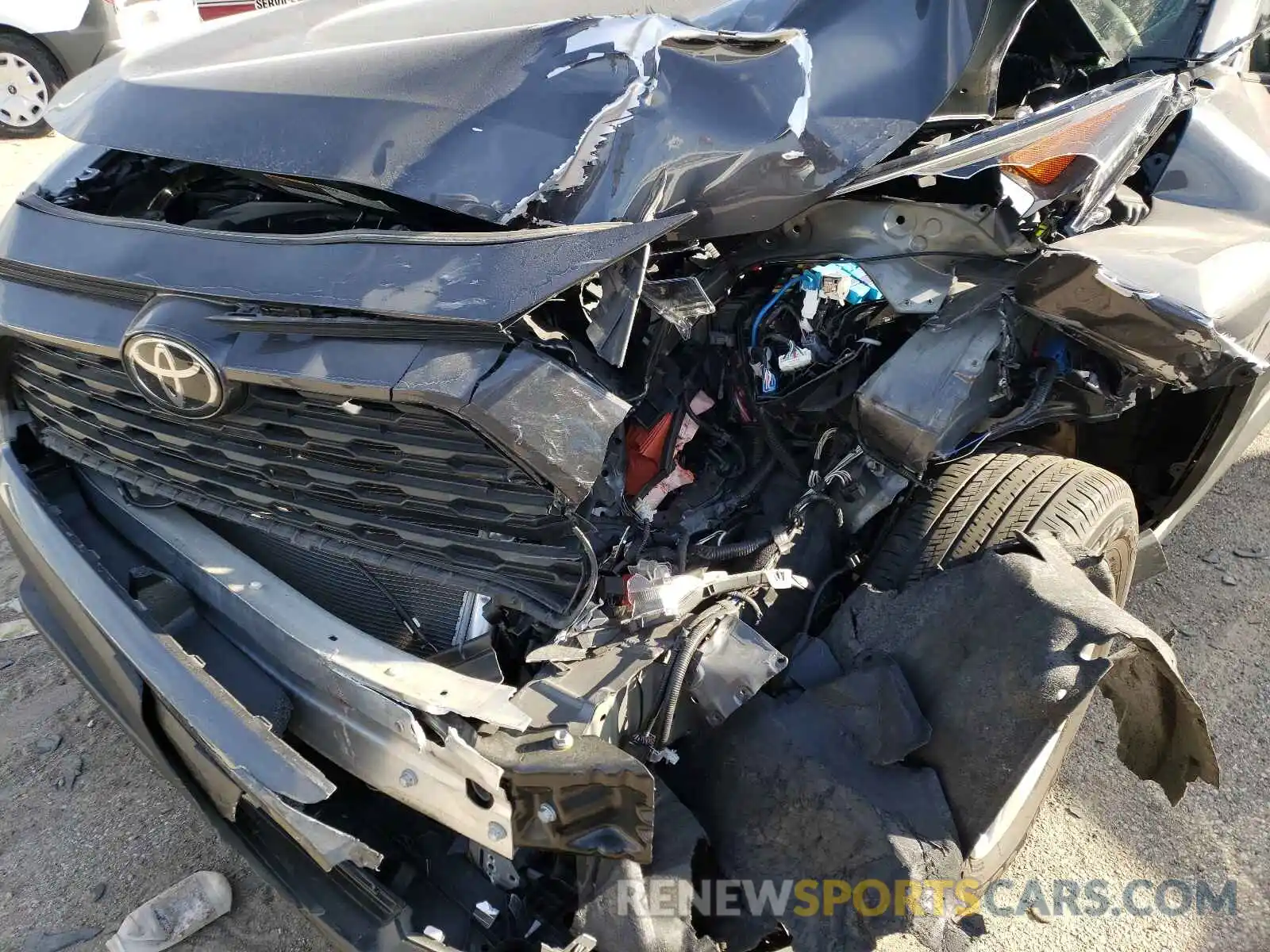 9 Photograph of a damaged car JTMP1RFV1LJ027712 TOYOTA RAV4 2020