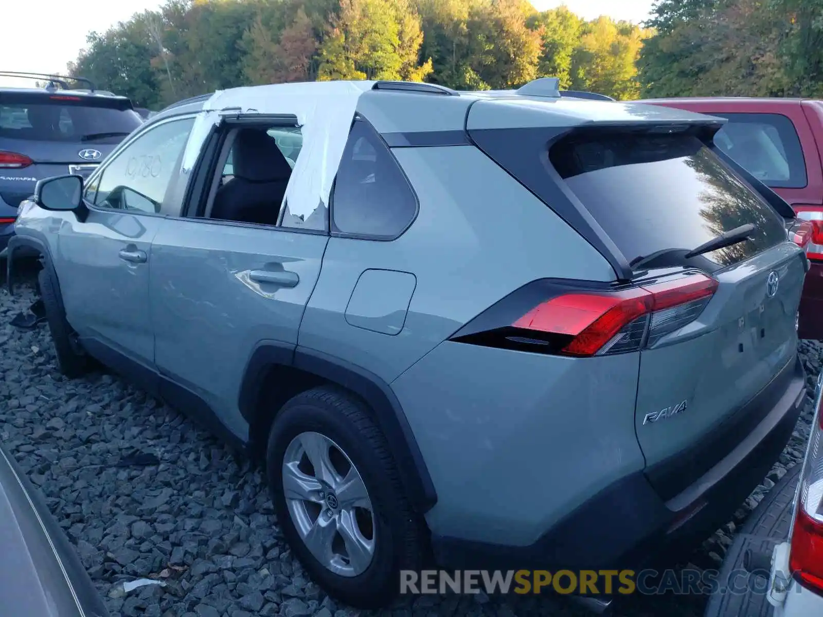 3 Photograph of a damaged car JTMP1RFV1LJ034398 TOYOTA RAV4 2020