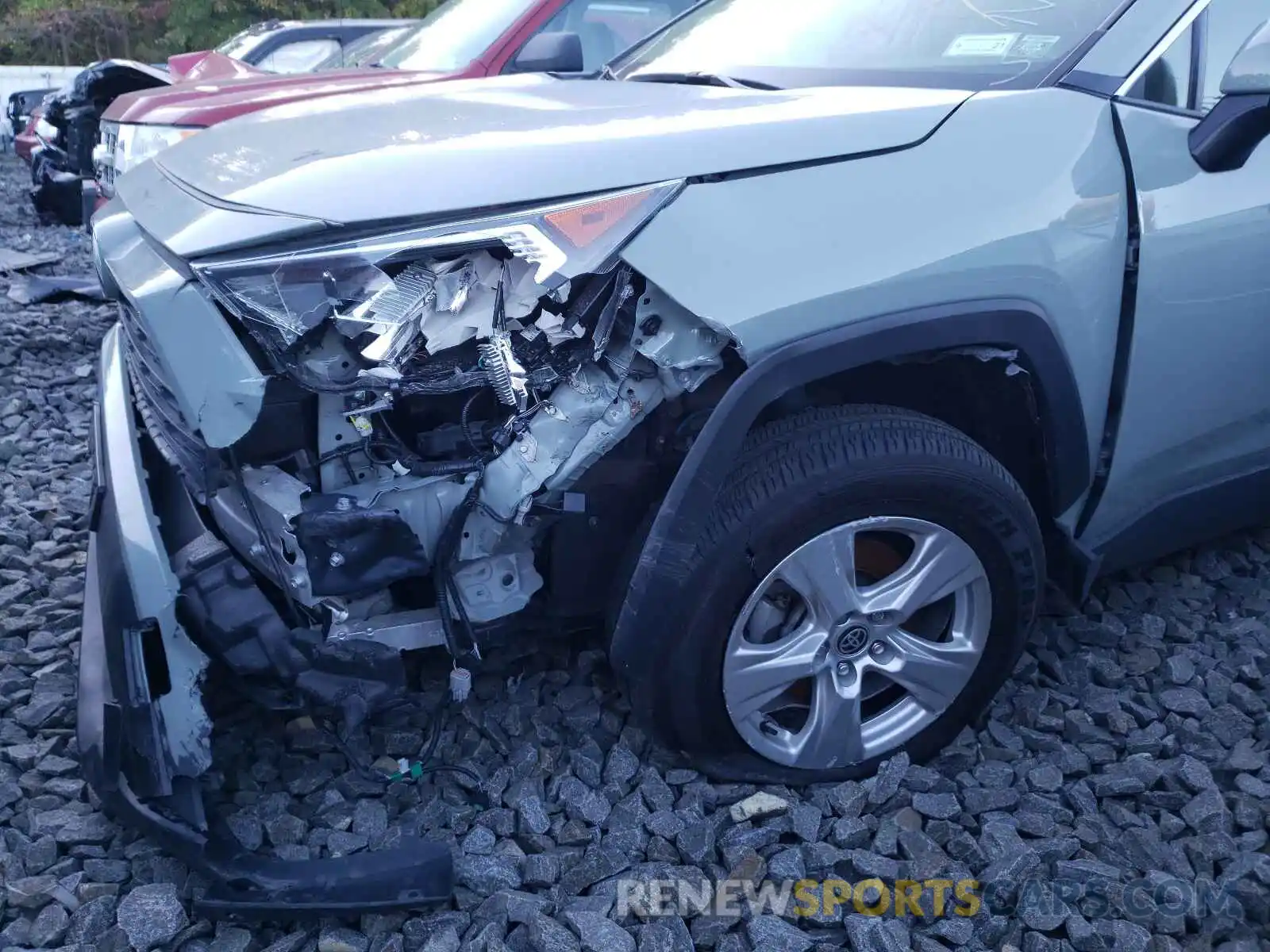 9 Photograph of a damaged car JTMP1RFV1LJ034398 TOYOTA RAV4 2020