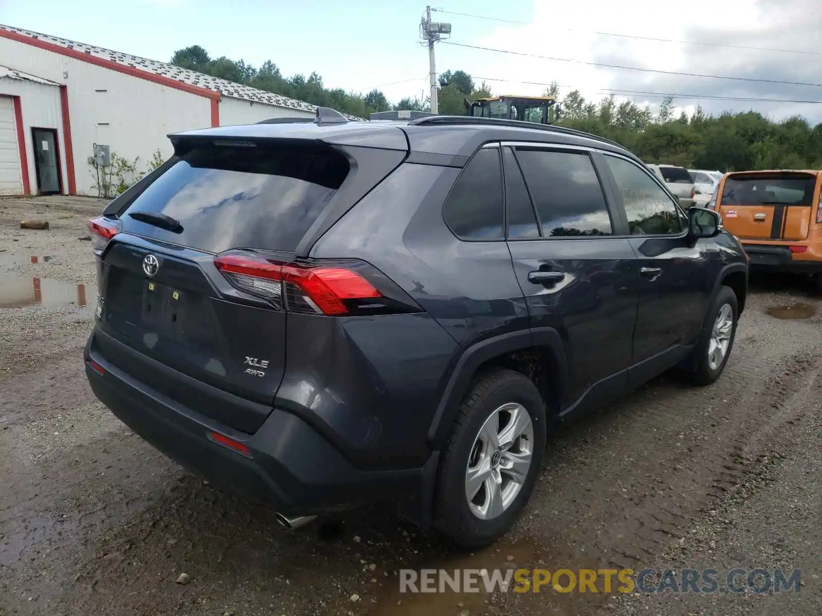 4 Photograph of a damaged car JTMP1RFV2LD056098 TOYOTA RAV4 2020