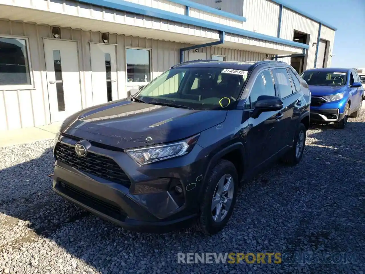 2 Photograph of a damaged car JTMP1RFV2LD060510 TOYOTA RAV4 2020