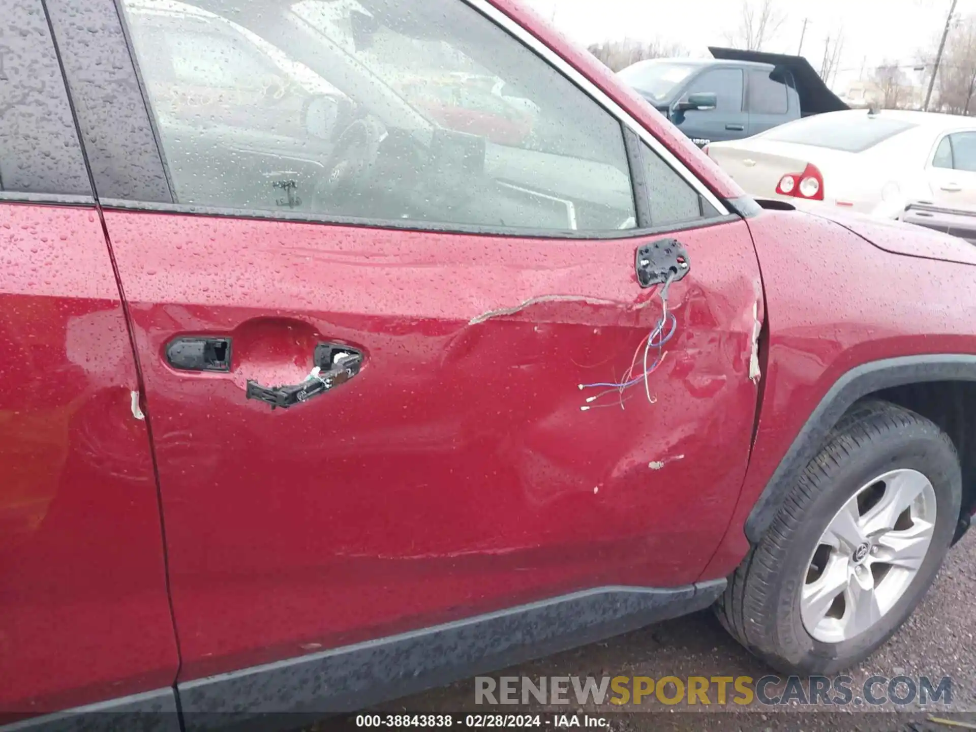 17 Photograph of a damaged car JTMP1RFV2LD062001 TOYOTA RAV4 2020