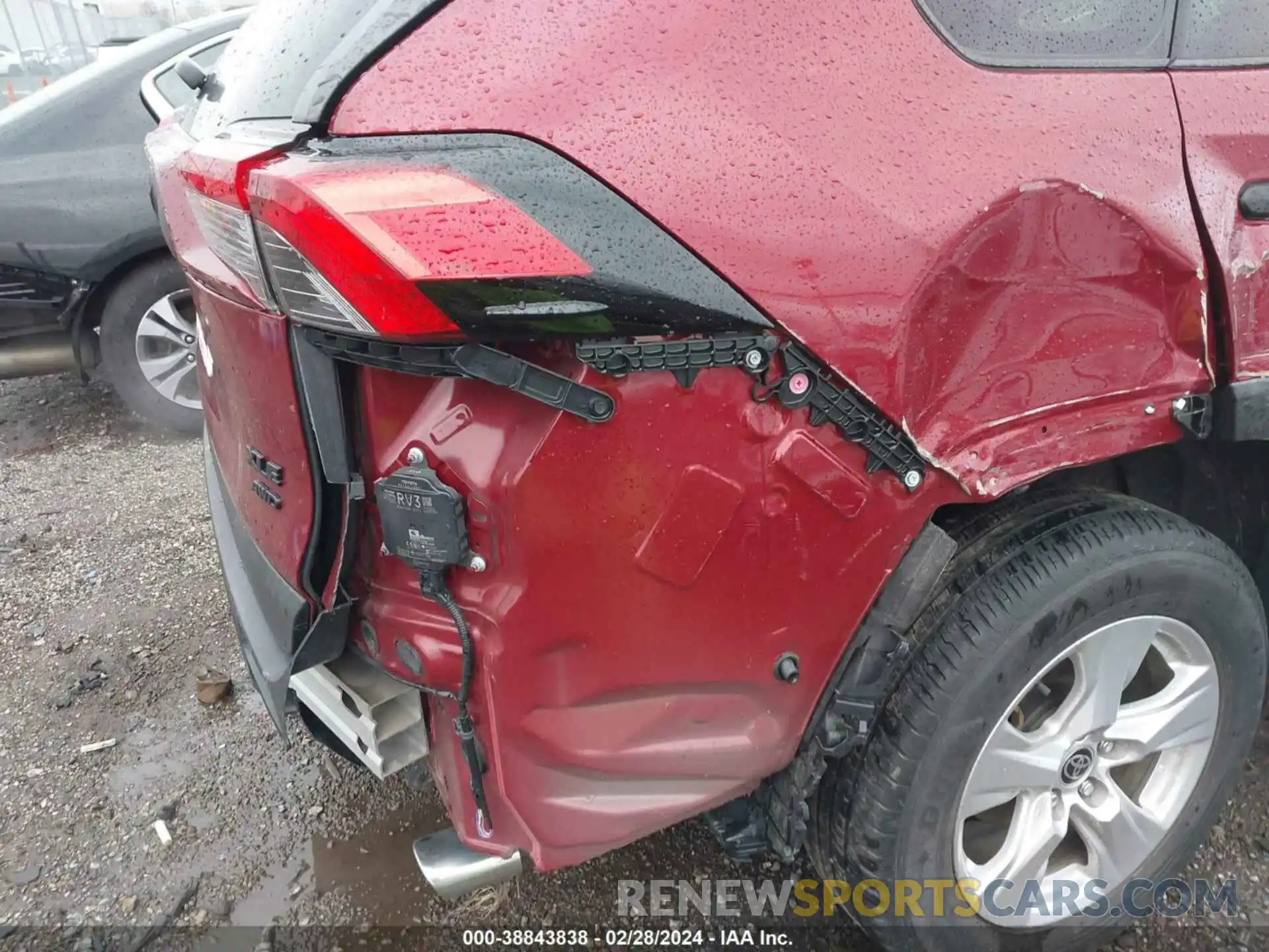 19 Photograph of a damaged car JTMP1RFV2LD062001 TOYOTA RAV4 2020