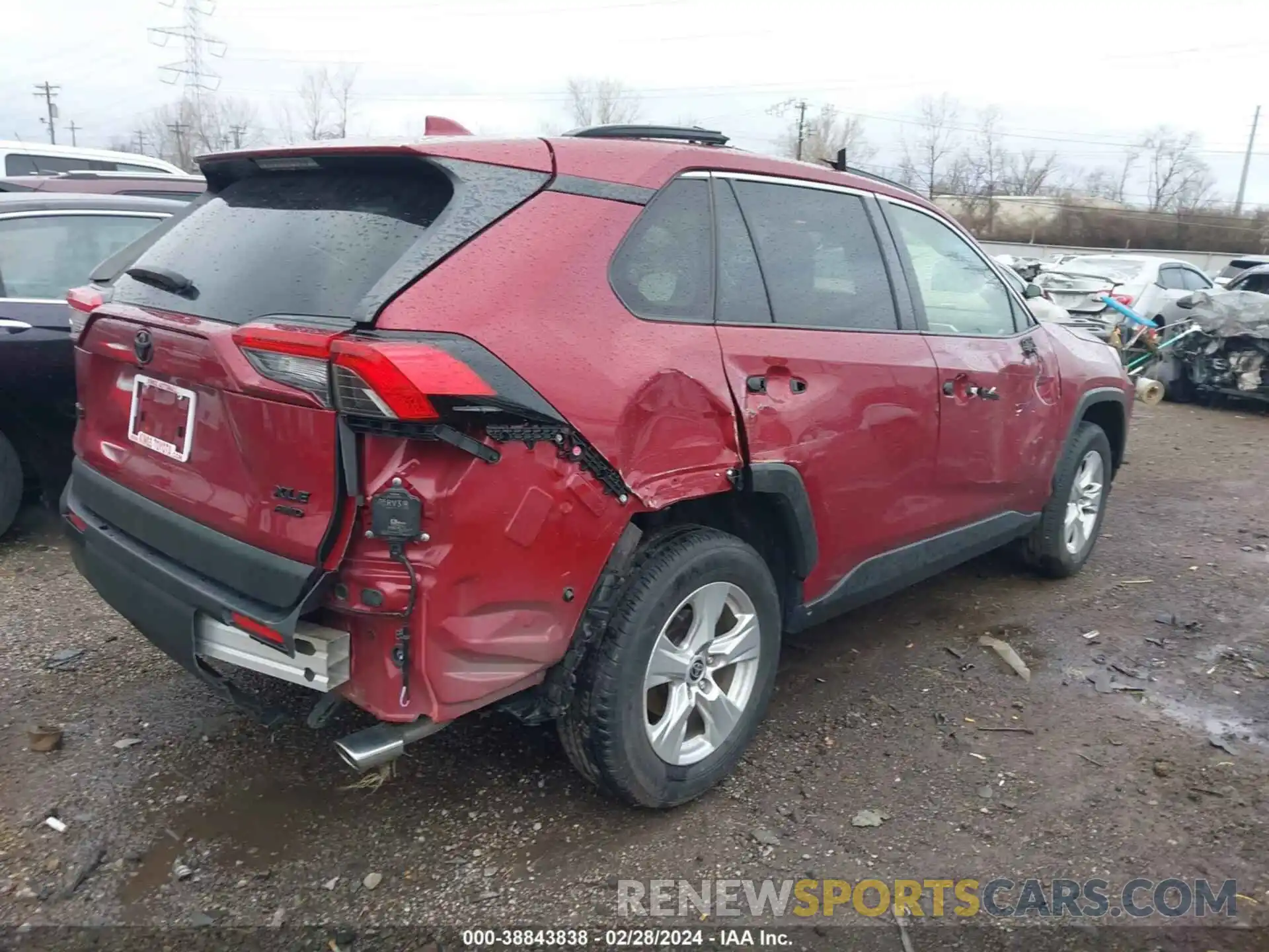 4 Photograph of a damaged car JTMP1RFV2LD062001 TOYOTA RAV4 2020