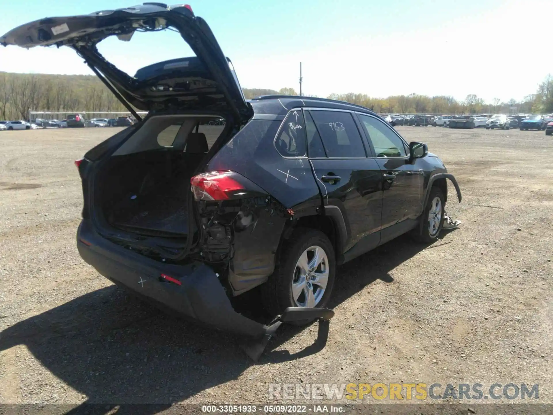 4 Photograph of a damaged car JTMP1RFV2LD530423 TOYOTA RAV4 2020