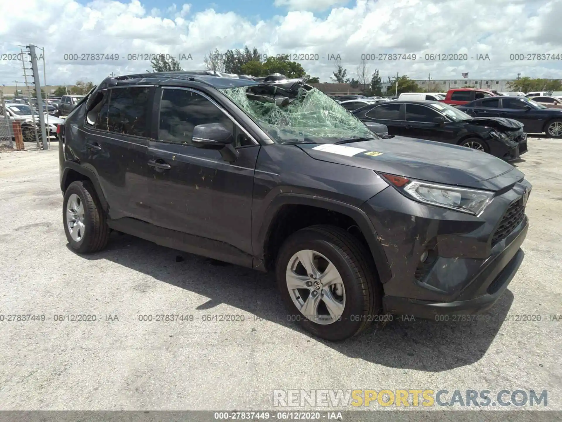 1 Photograph of a damaged car JTMP1RFV2LJ037634 TOYOTA RAV4 2020