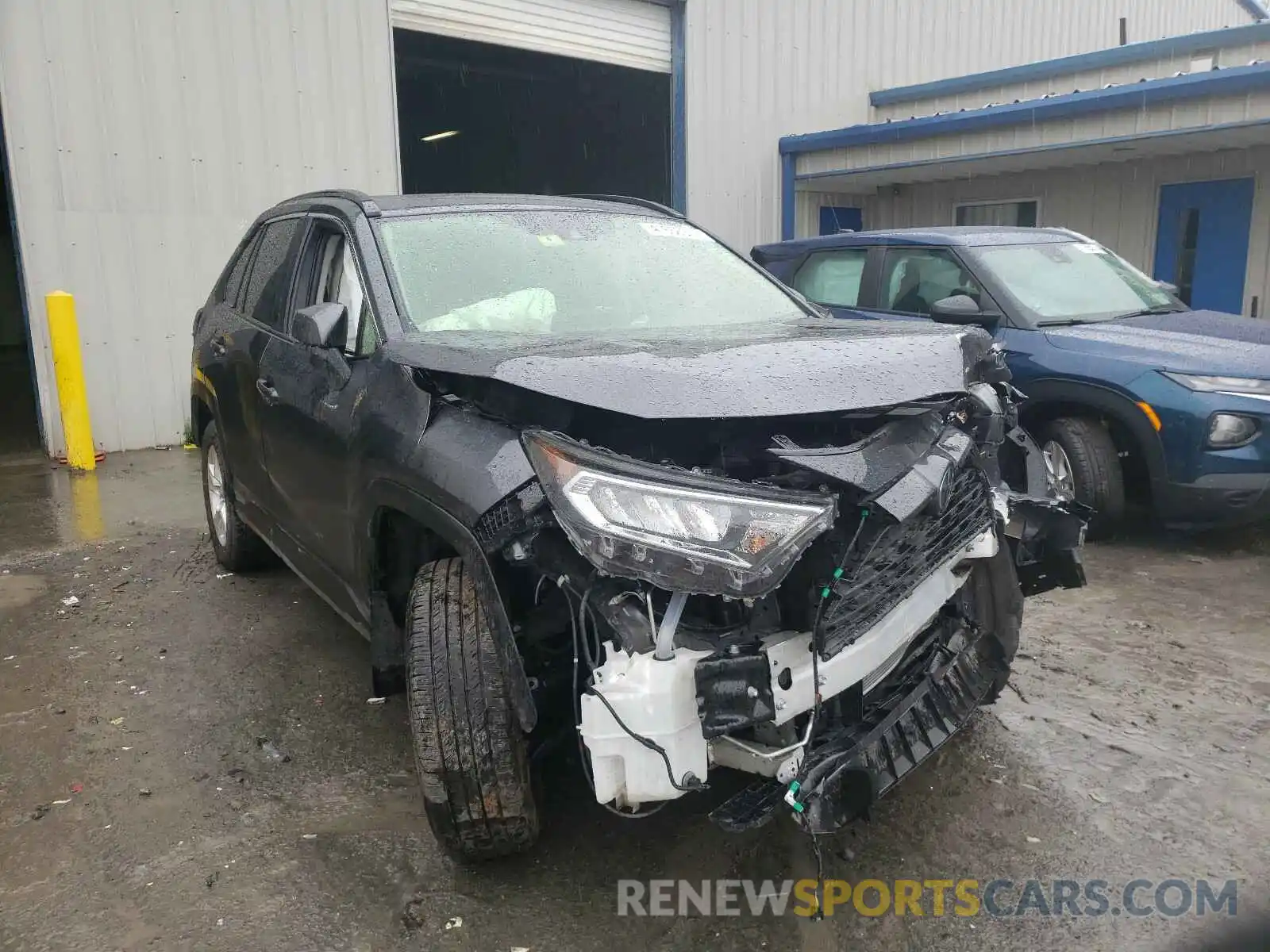 1 Photograph of a damaged car JTMP1RFV3LD059589 TOYOTA RAV4 2020