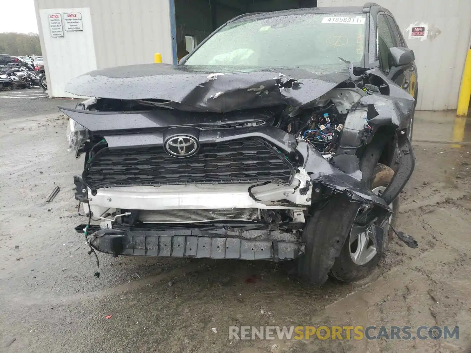 9 Photograph of a damaged car JTMP1RFV3LD059589 TOYOTA RAV4 2020