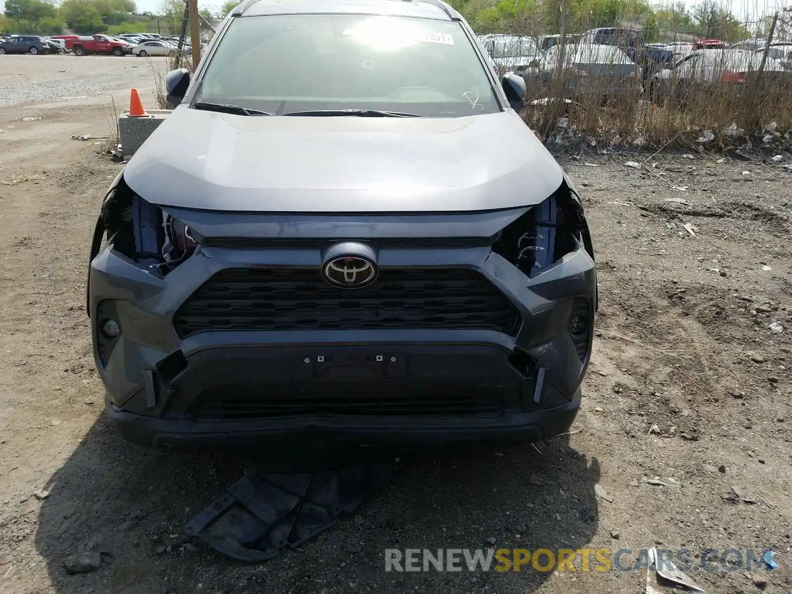 9 Photograph of a damaged car JTMP1RFV3LD068194 TOYOTA RAV4 2020