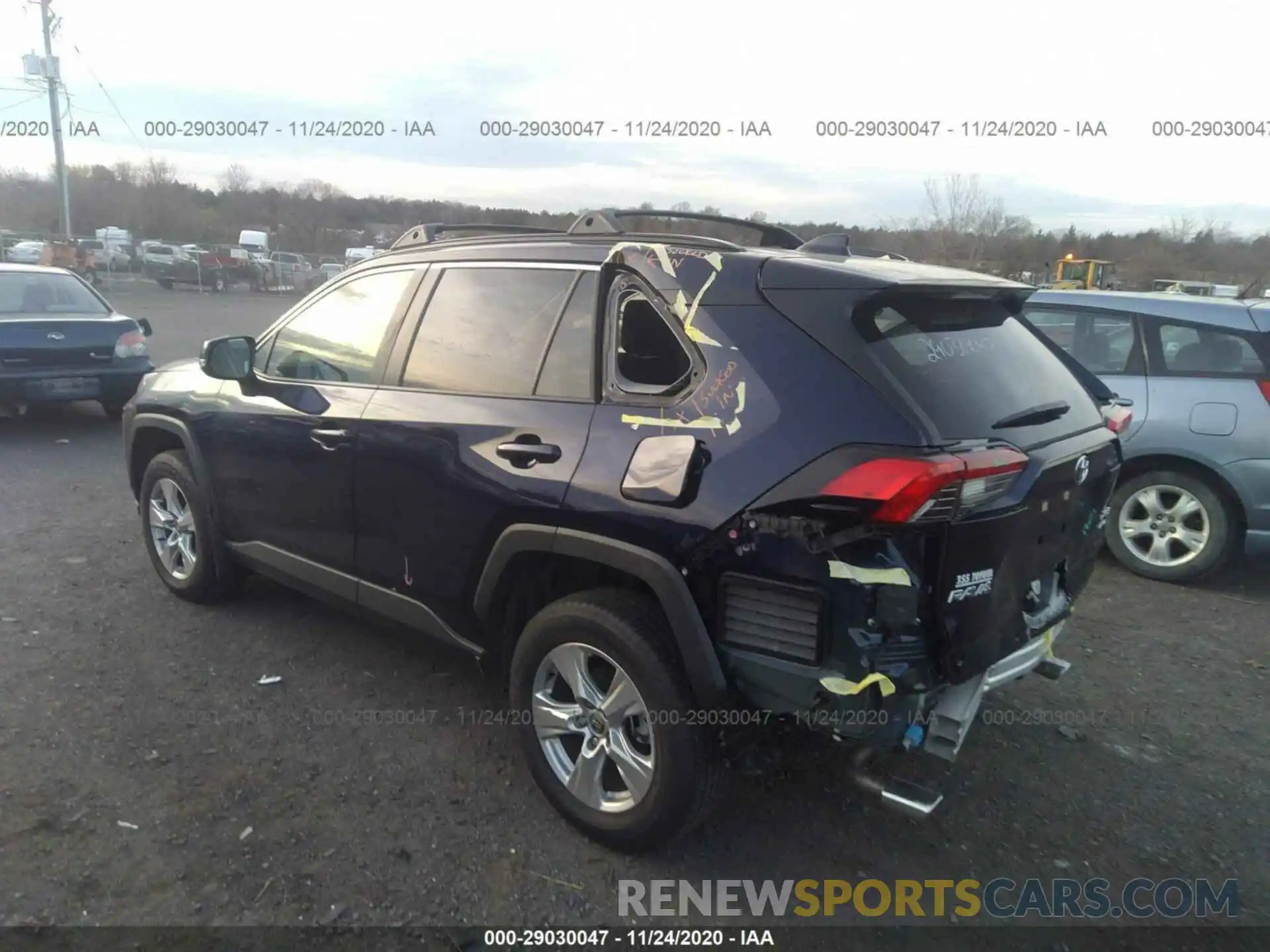 3 Photograph of a damaged car JTMP1RFV3LJ032135 TOYOTA RAV4 2020