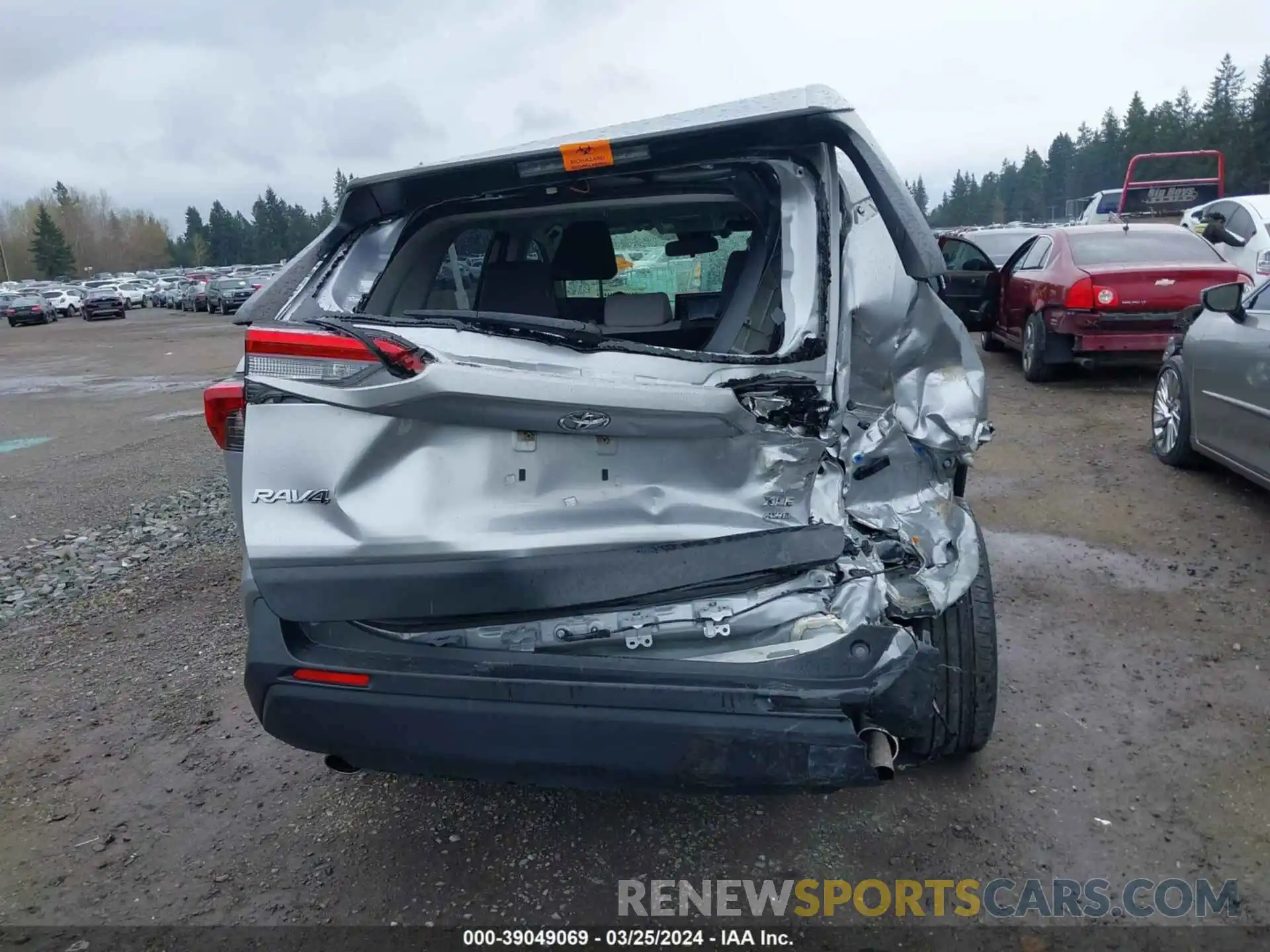 16 Photograph of a damaged car JTMP1RFV3LJ036556 TOYOTA RAV4 2020