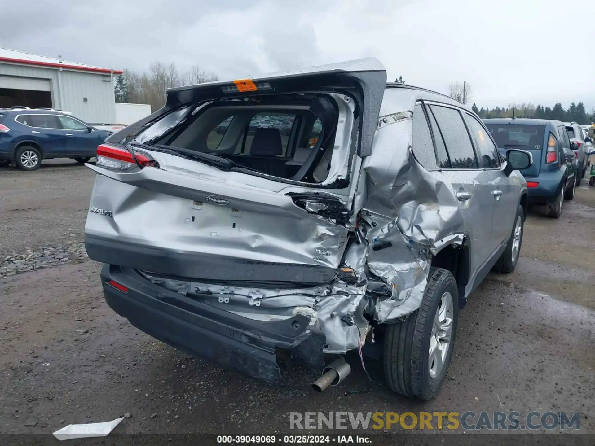 6 Photograph of a damaged car JTMP1RFV3LJ036556 TOYOTA RAV4 2020