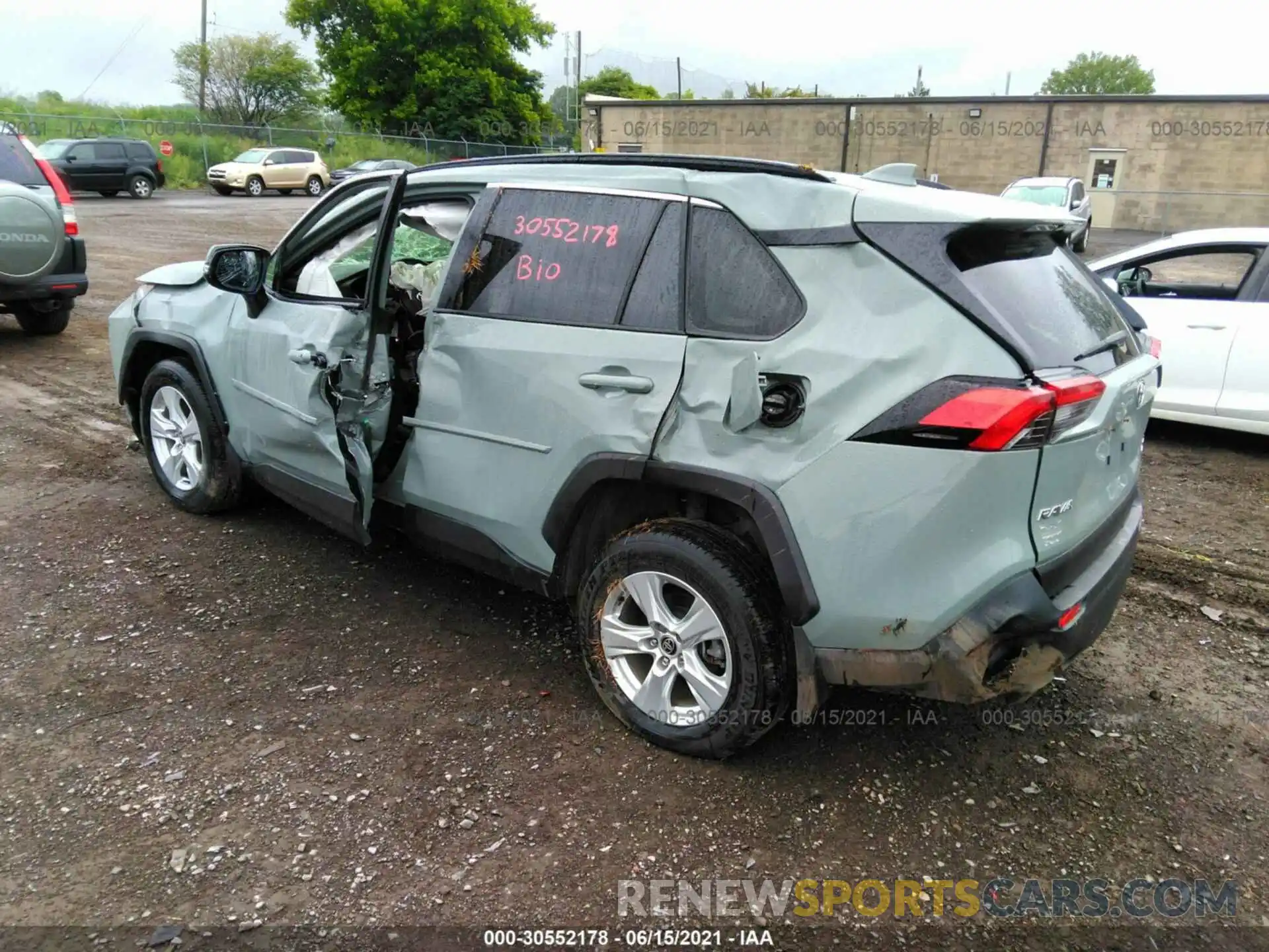 3 Photograph of a damaged car JTMP1RFV4LD049363 TOYOTA RAV4 2020