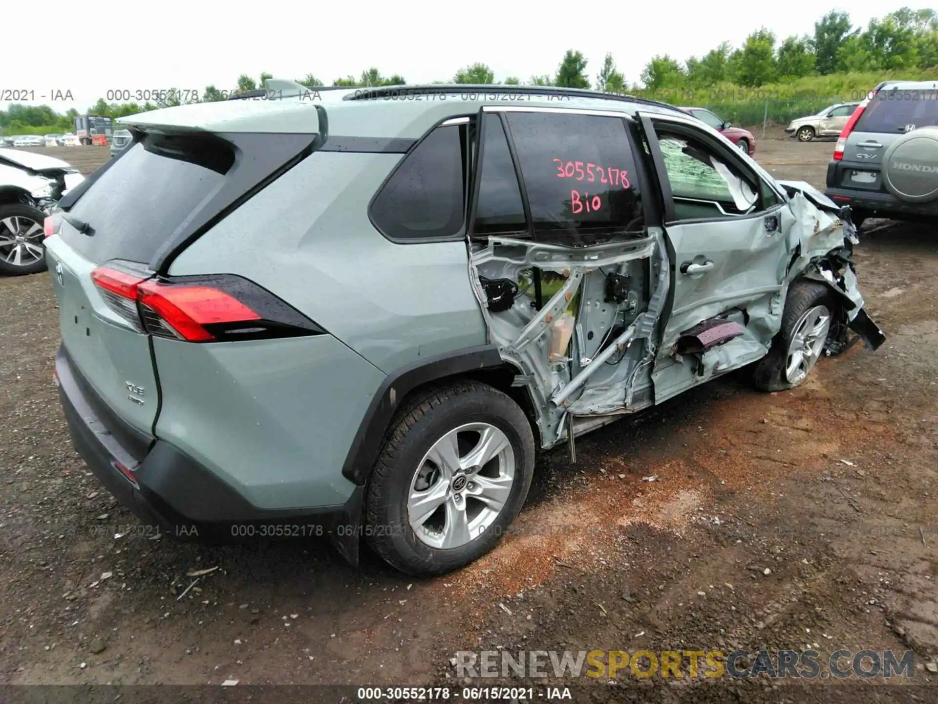 4 Photograph of a damaged car JTMP1RFV4LD049363 TOYOTA RAV4 2020