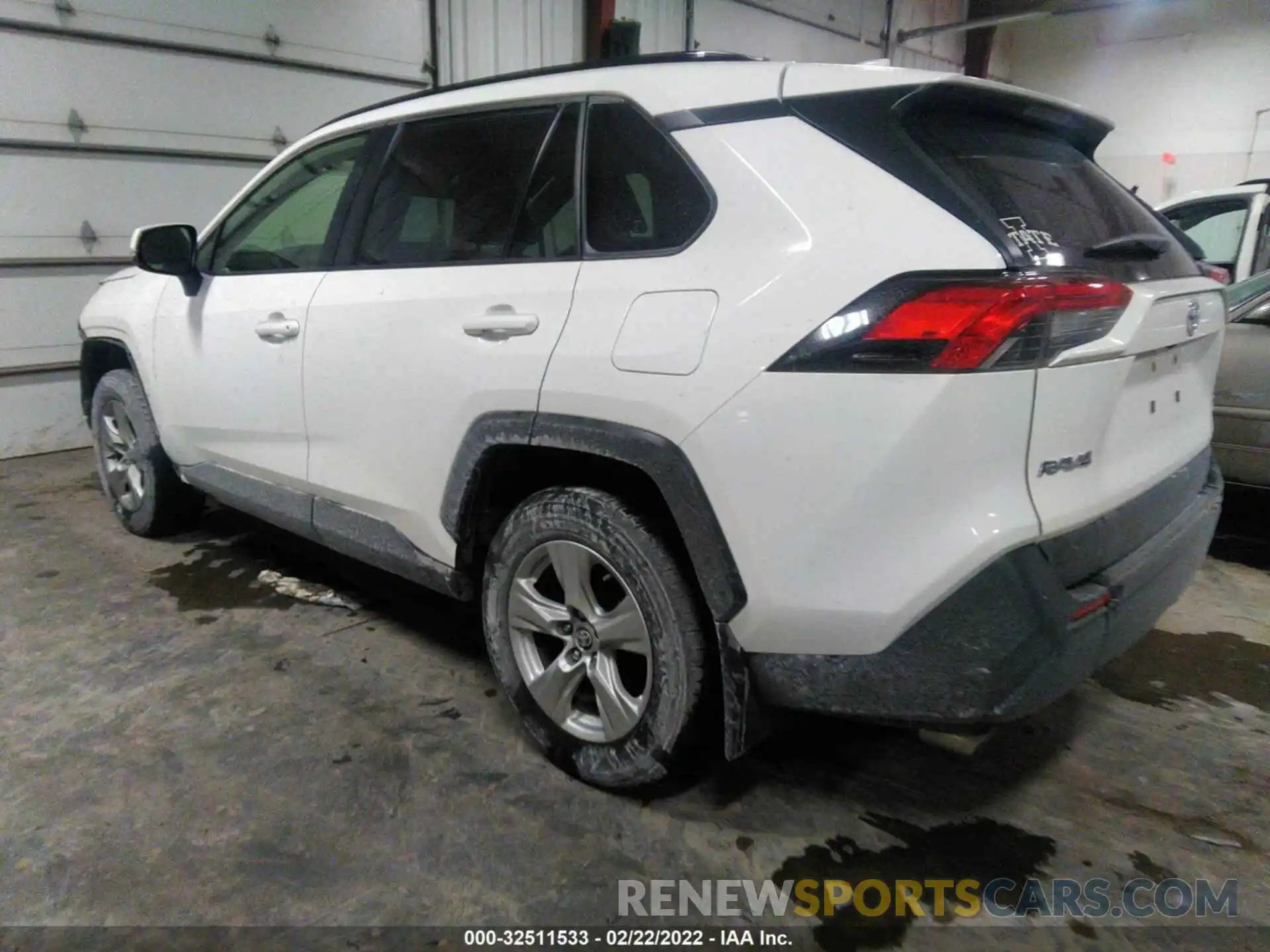 3 Photograph of a damaged car JTMP1RFV4LD049802 TOYOTA RAV4 2020