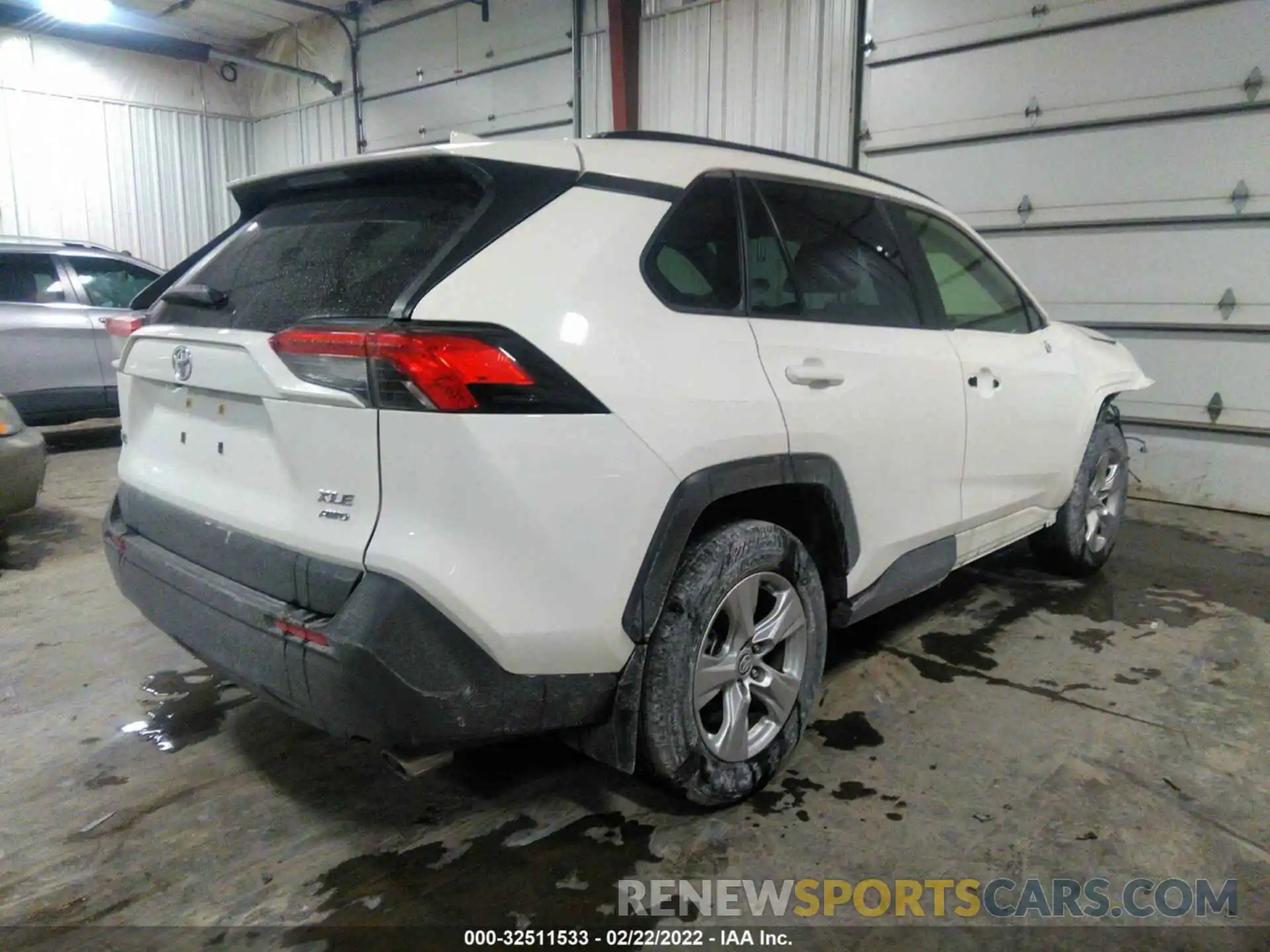 4 Photograph of a damaged car JTMP1RFV4LD049802 TOYOTA RAV4 2020