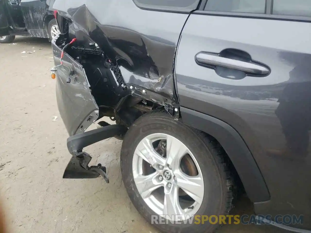 9 Photograph of a damaged car JTMP1RFV4LD051291 TOYOTA RAV4 2020