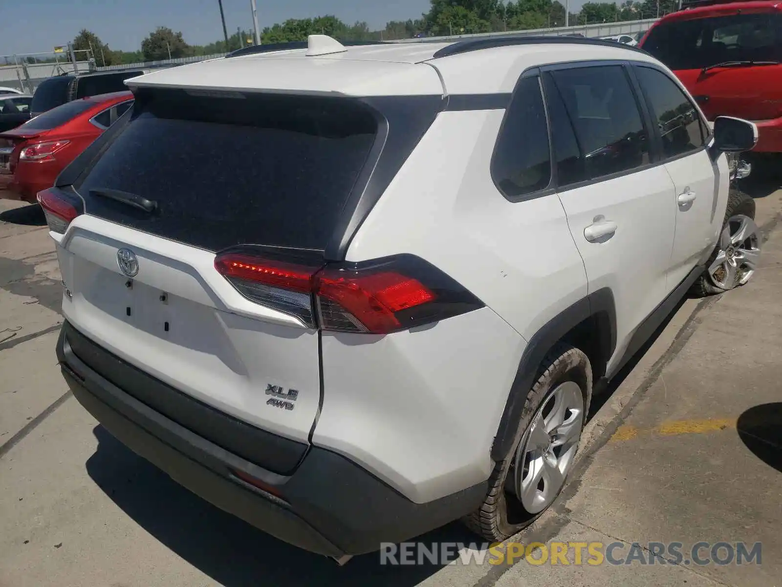 4 Photograph of a damaged car JTMP1RFV4LD059178 TOYOTA RAV4 2020