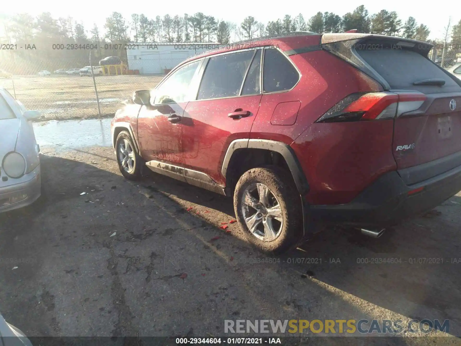 3 Photograph of a damaged car JTMP1RFV4LD059648 TOYOTA RAV4 2020