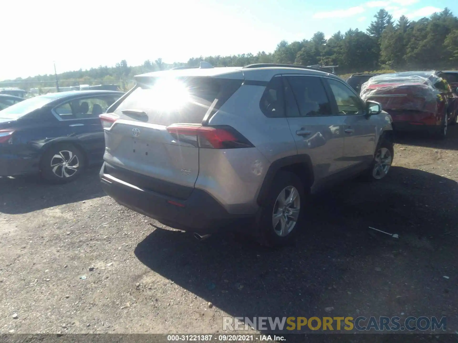 4 Photograph of a damaged car JTMP1RFV4LD530066 TOYOTA RAV4 2020