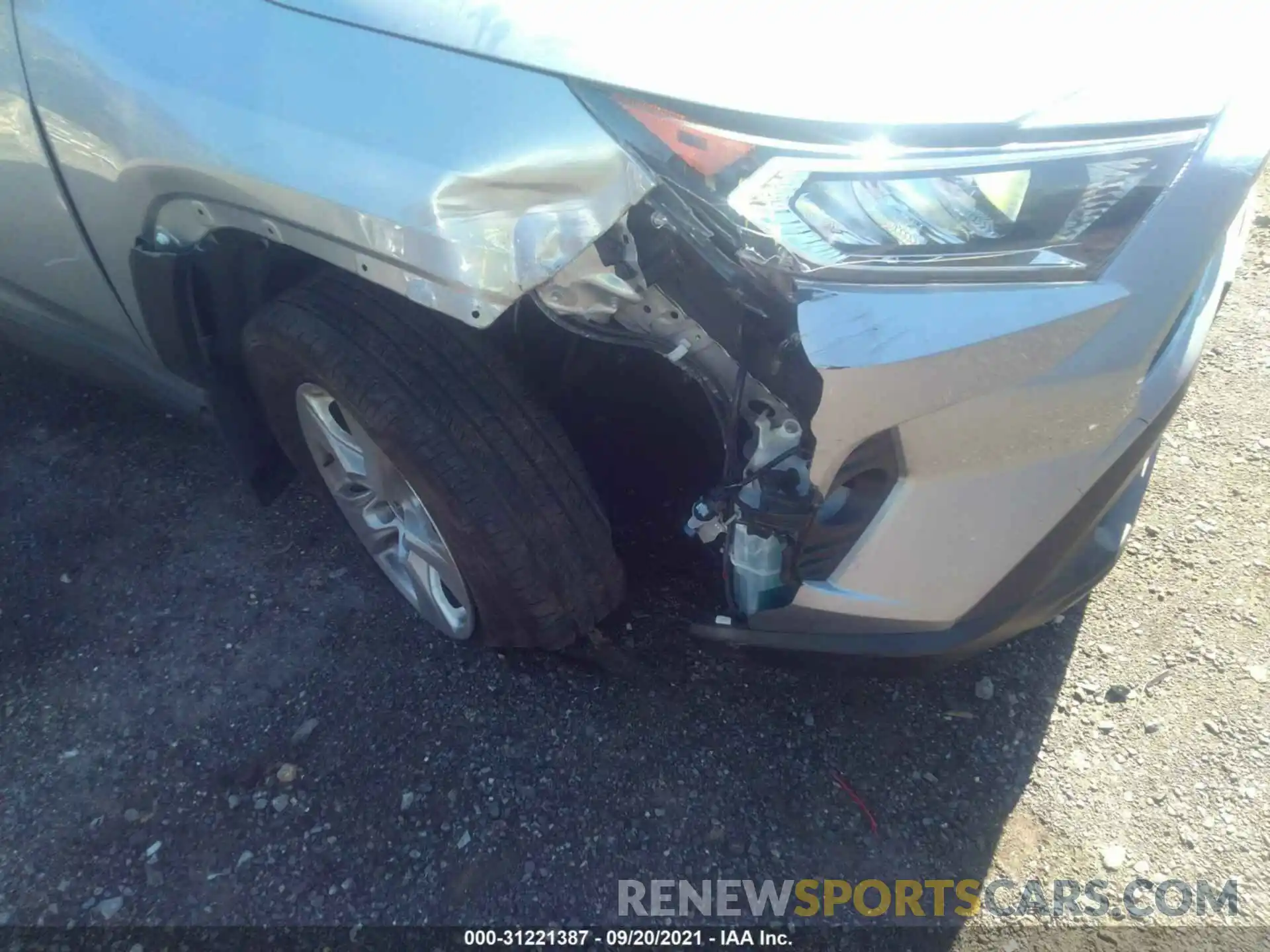 6 Photograph of a damaged car JTMP1RFV4LD530066 TOYOTA RAV4 2020