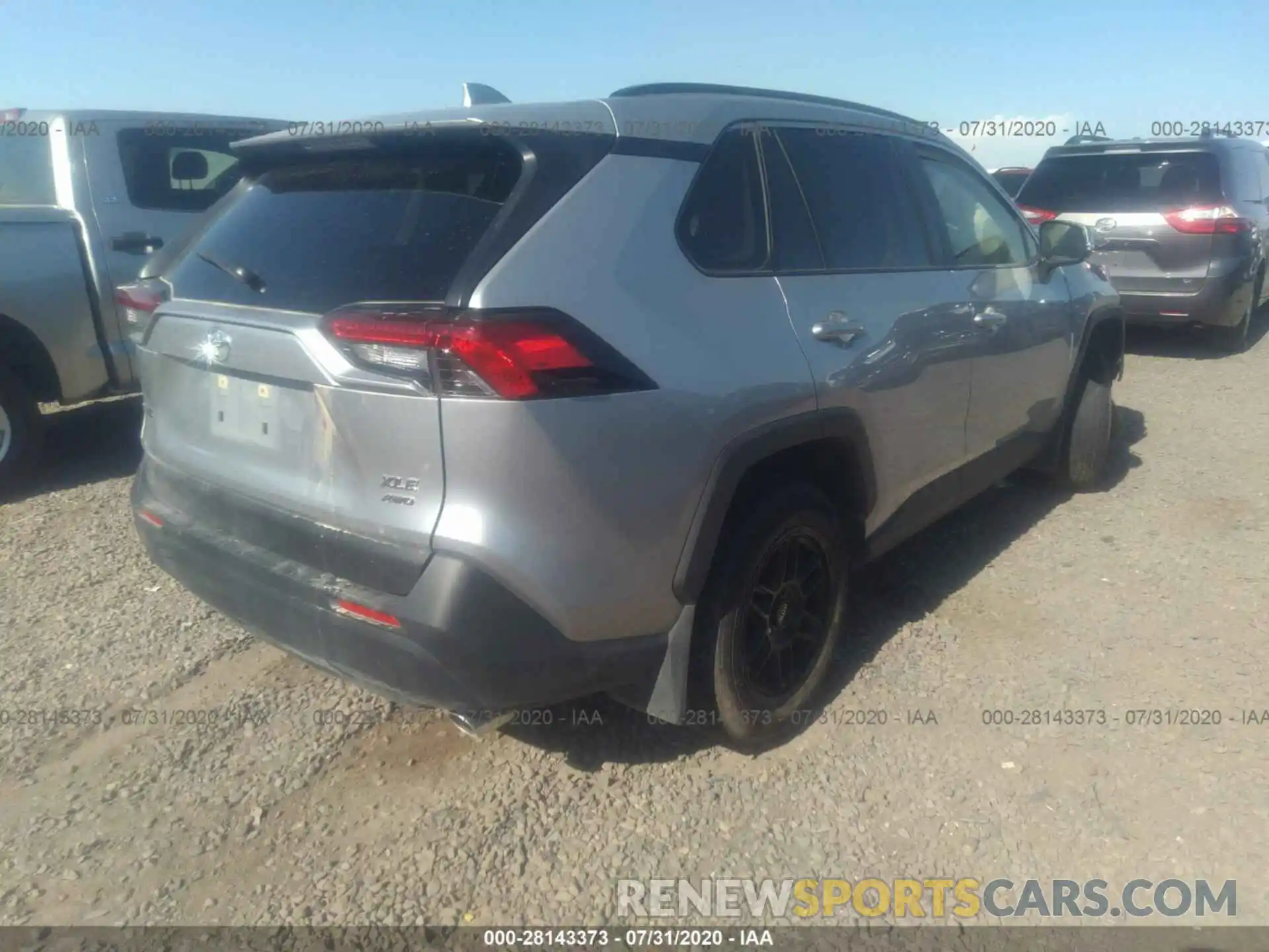 4 Photograph of a damaged car JTMP1RFV4LJ026005 TOYOTA RAV4 2020