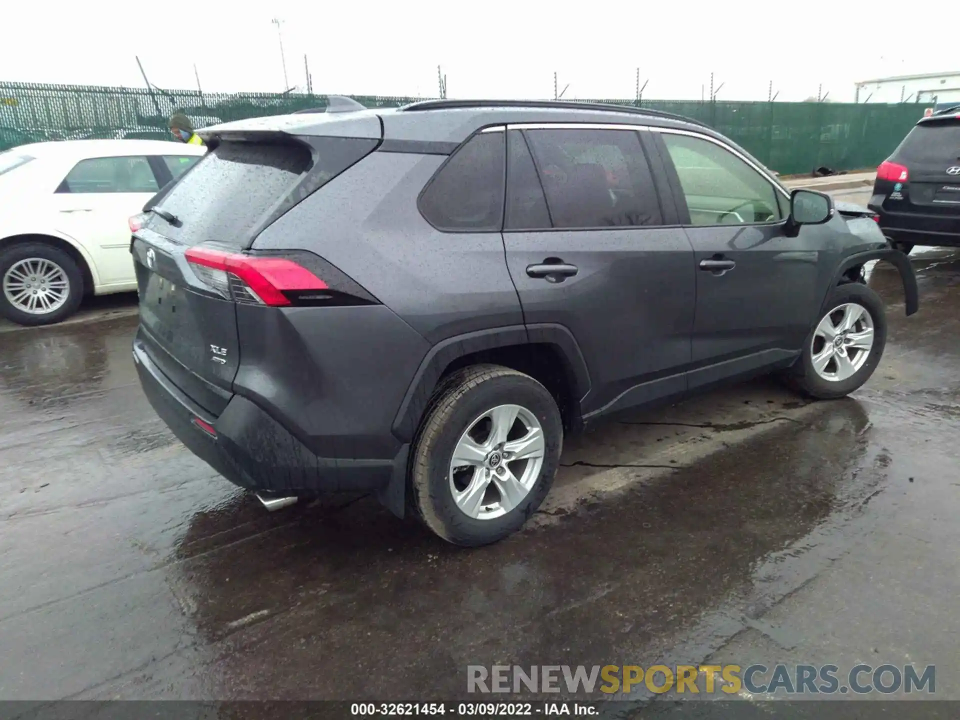 4 Фотография поврежденного автомобиля JTMP1RFV5LD052532 TOYOTA RAV4 2020