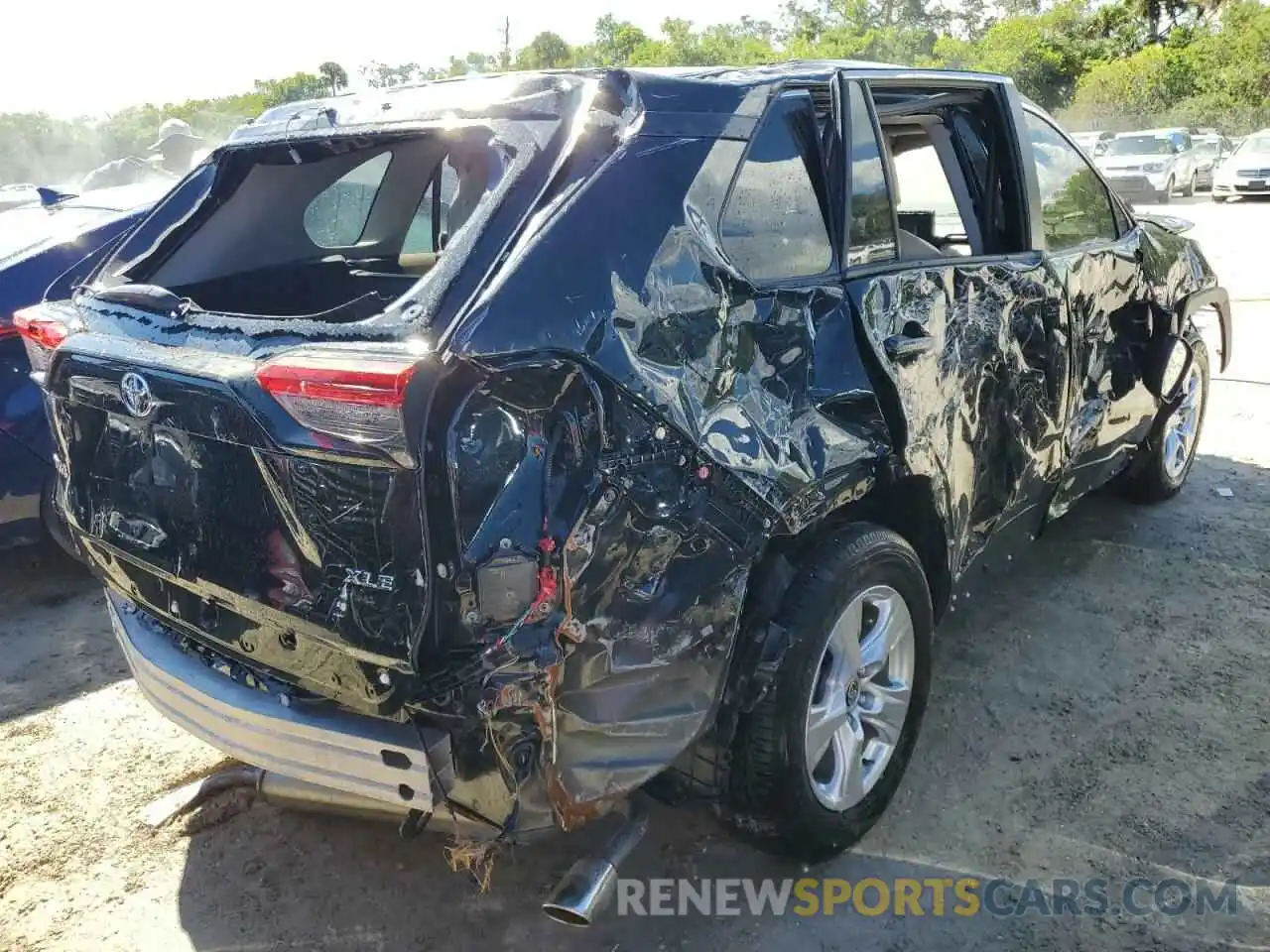 4 Photograph of a damaged car JTMP1RFV5LD059092 TOYOTA RAV4 2020