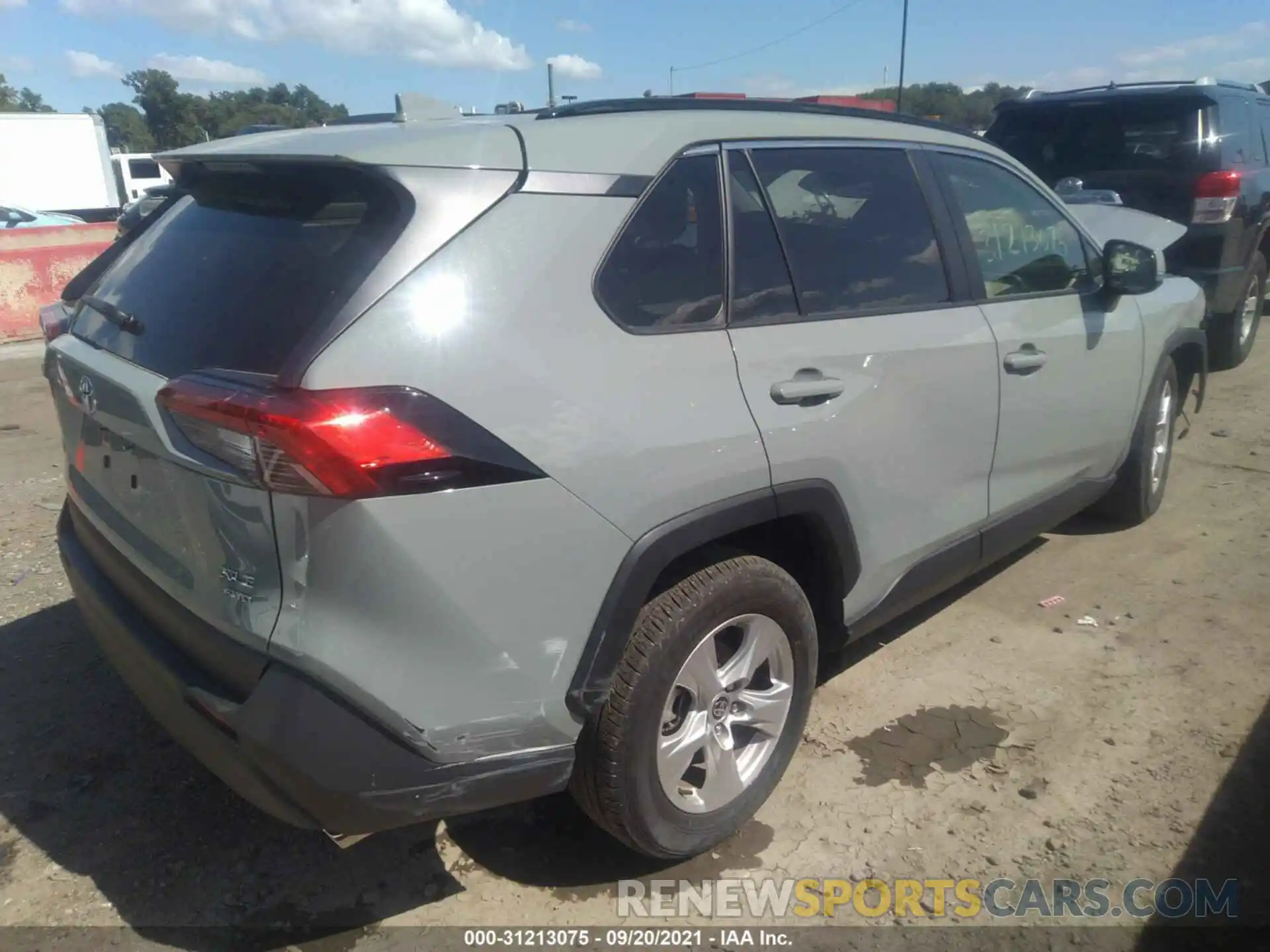 4 Photograph of a damaged car JTMP1RFV5LD068035 TOYOTA RAV4 2020