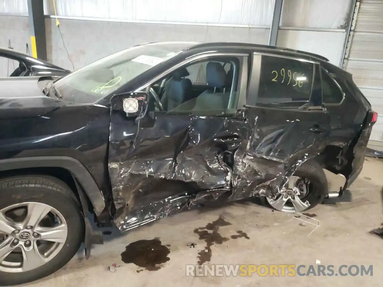 9 Photograph of a damaged car JTMP1RFV5LJ028166 TOYOTA RAV4 2020