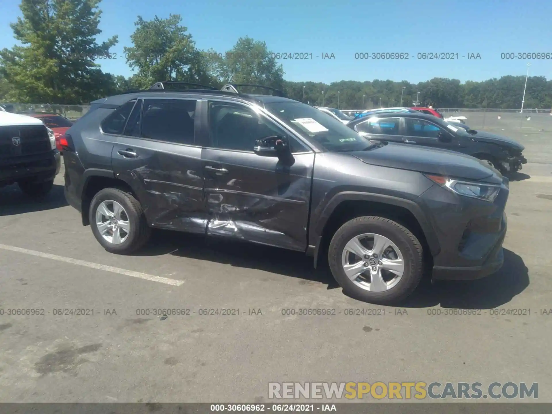 6 Photograph of a damaged car JTMP1RFV6LD048828 TOYOTA RAV4 2020