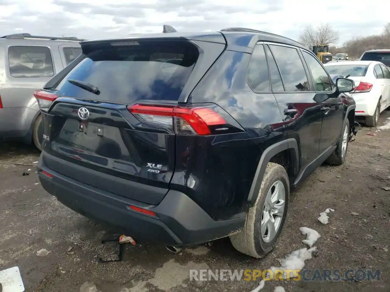 4 Photograph of a damaged car JTMP1RFV6LD059540 TOYOTA RAV4 2020