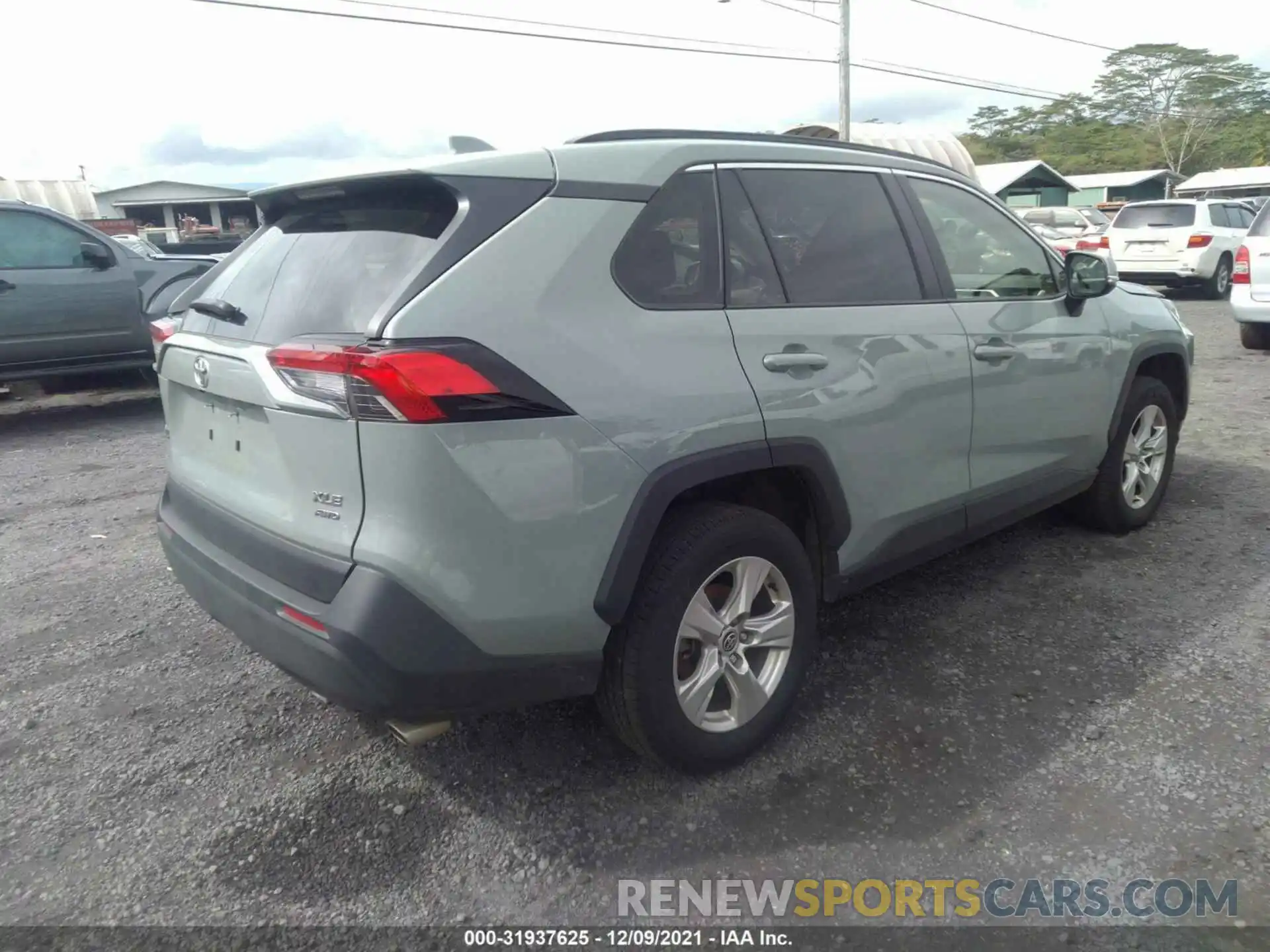 4 Photograph of a damaged car JTMP1RFV6LD066150 TOYOTA RAV4 2020