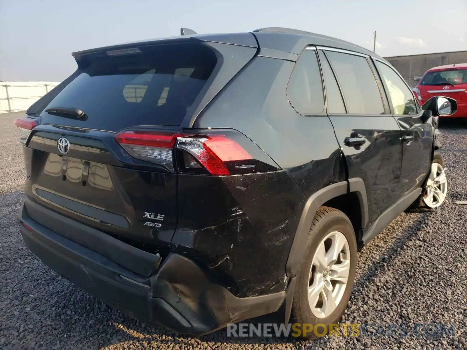 4 Photograph of a damaged car JTMP1RFV6LD067721 TOYOTA RAV4 2020