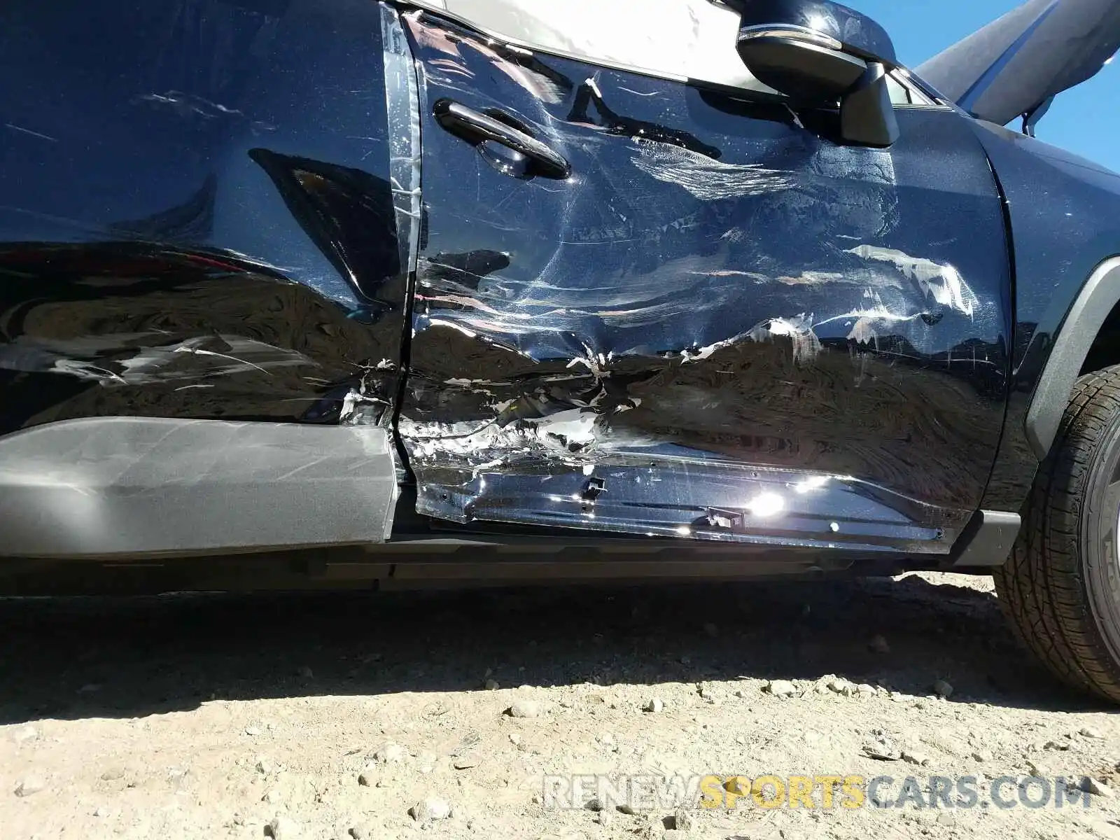 9 Фотография поврежденного автомобиля JTMP1RFV6LD525208 TOYOTA RAV4 2020
