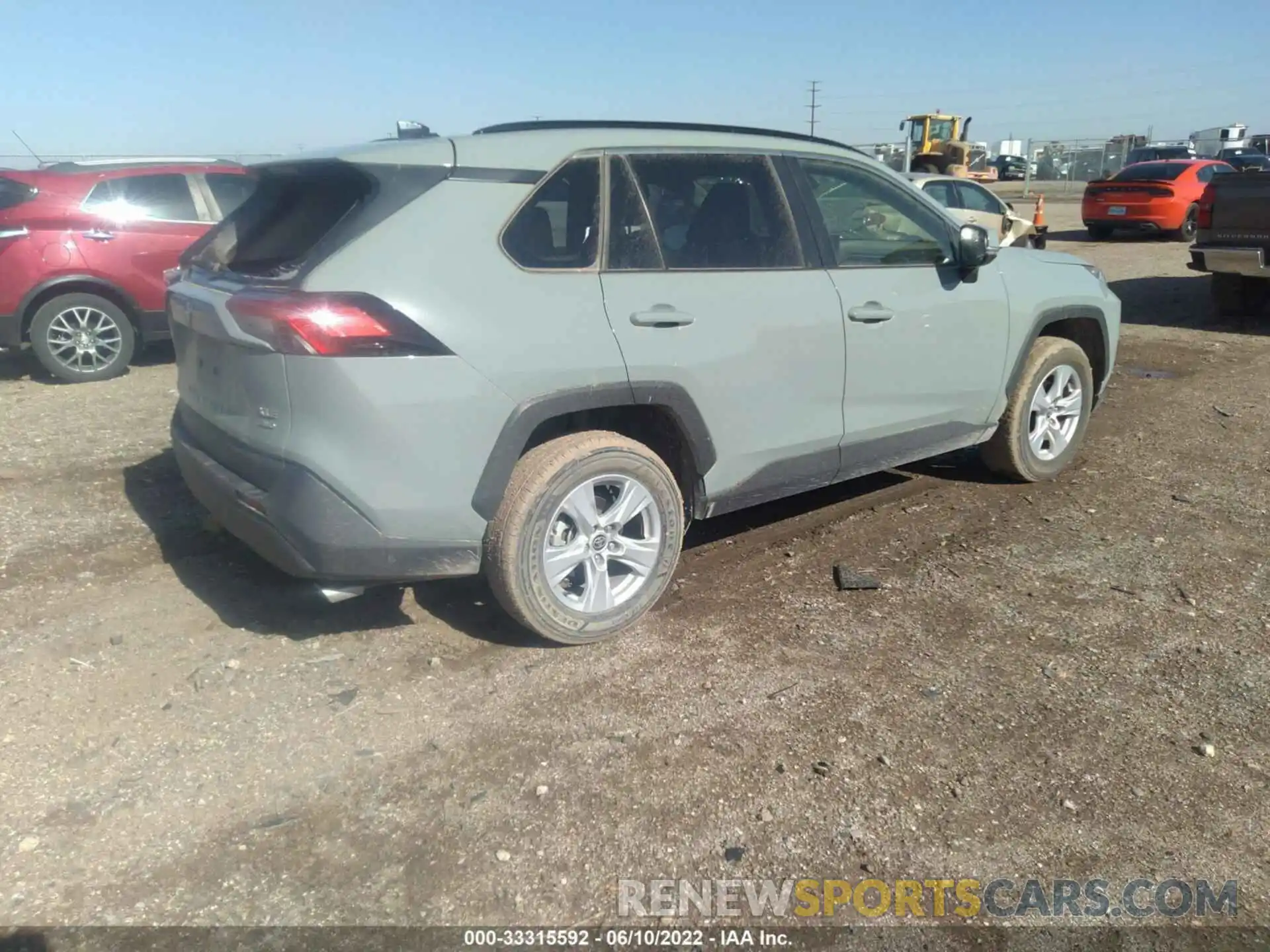 4 Photograph of a damaged car JTMP1RFV6LD526861 TOYOTA RAV4 2020