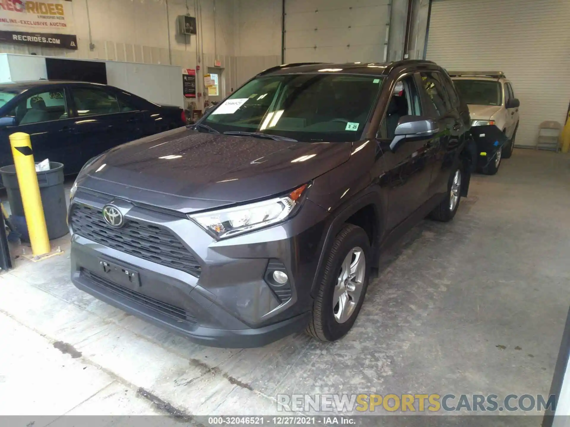 2 Photograph of a damaged car JTMP1RFV6LJ025826 TOYOTA RAV4 2020