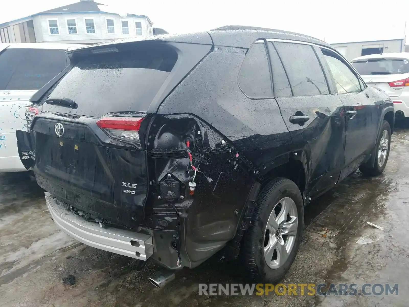 4 Photograph of a damaged car JTMP1RFV6LJ025891 TOYOTA RAV4 2020