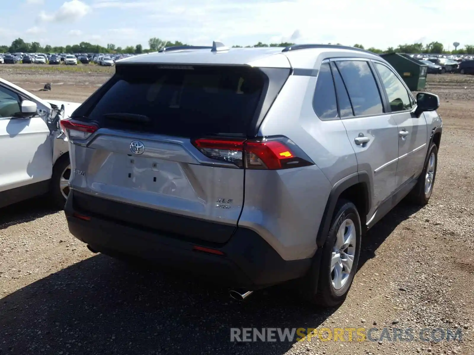 4 Photograph of a damaged car JTMP1RFV7LD050667 TOYOTA RAV4 2020