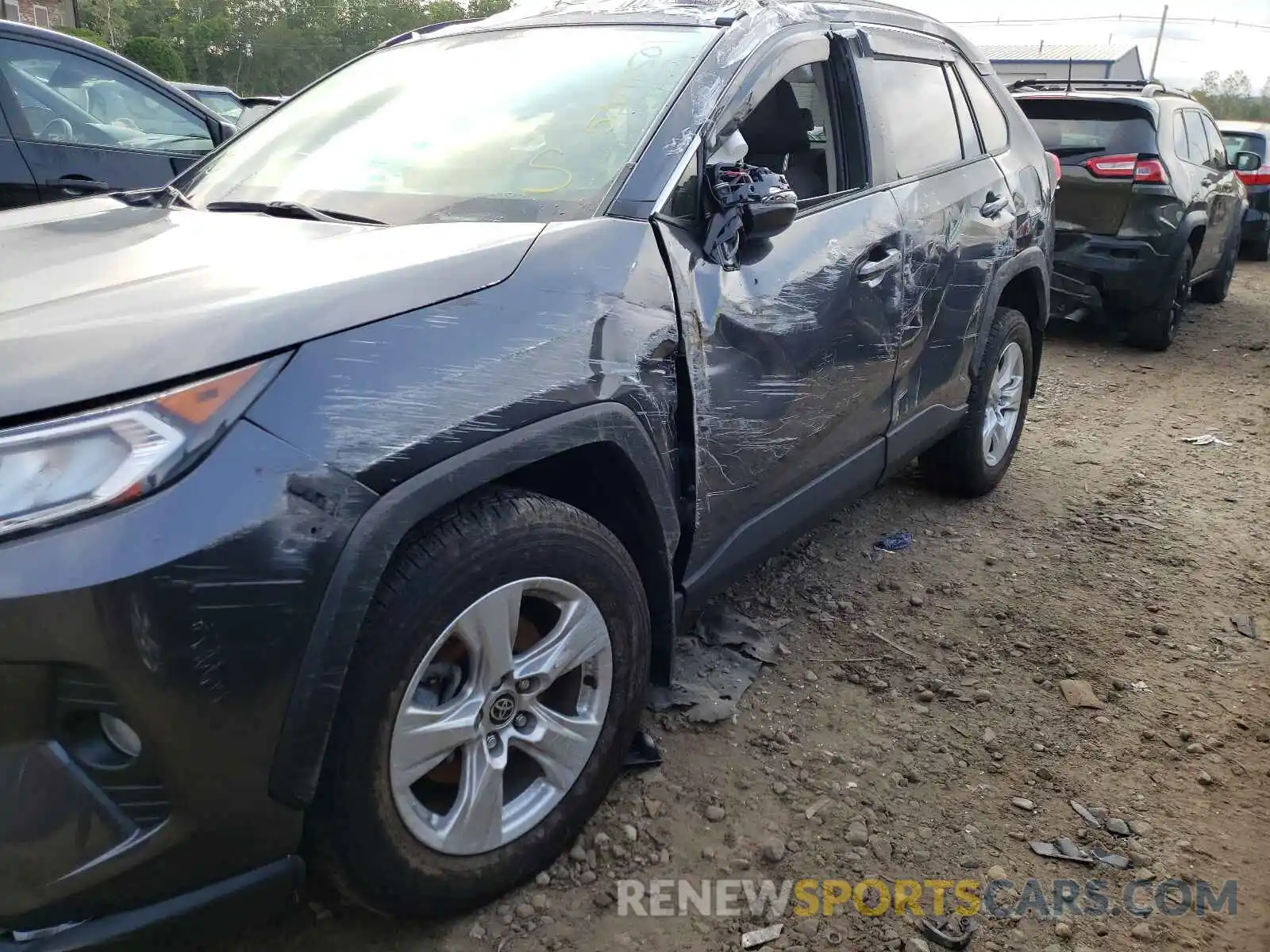 9 Photograph of a damaged car JTMP1RFV7LD051835 TOYOTA RAV4 2020