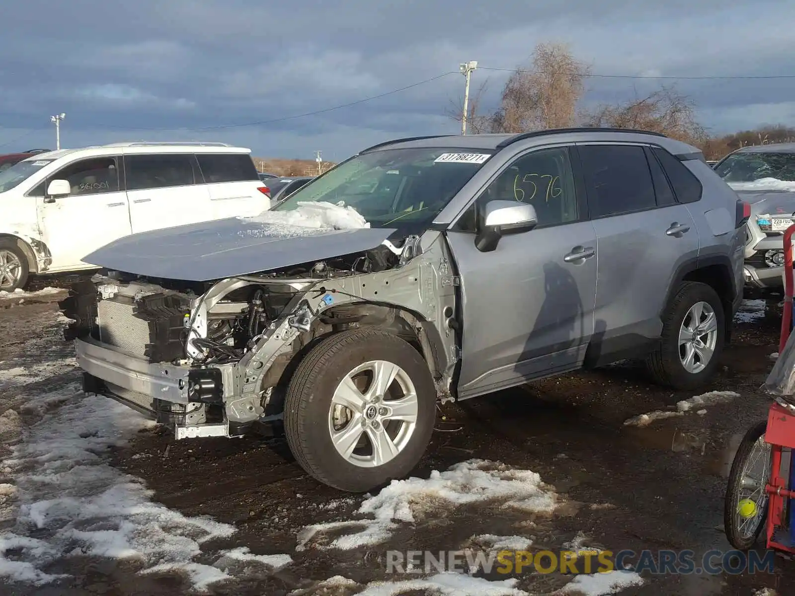 2 Photograph of a damaged car JTMP1RFV7LD053102 TOYOTA RAV4 2020