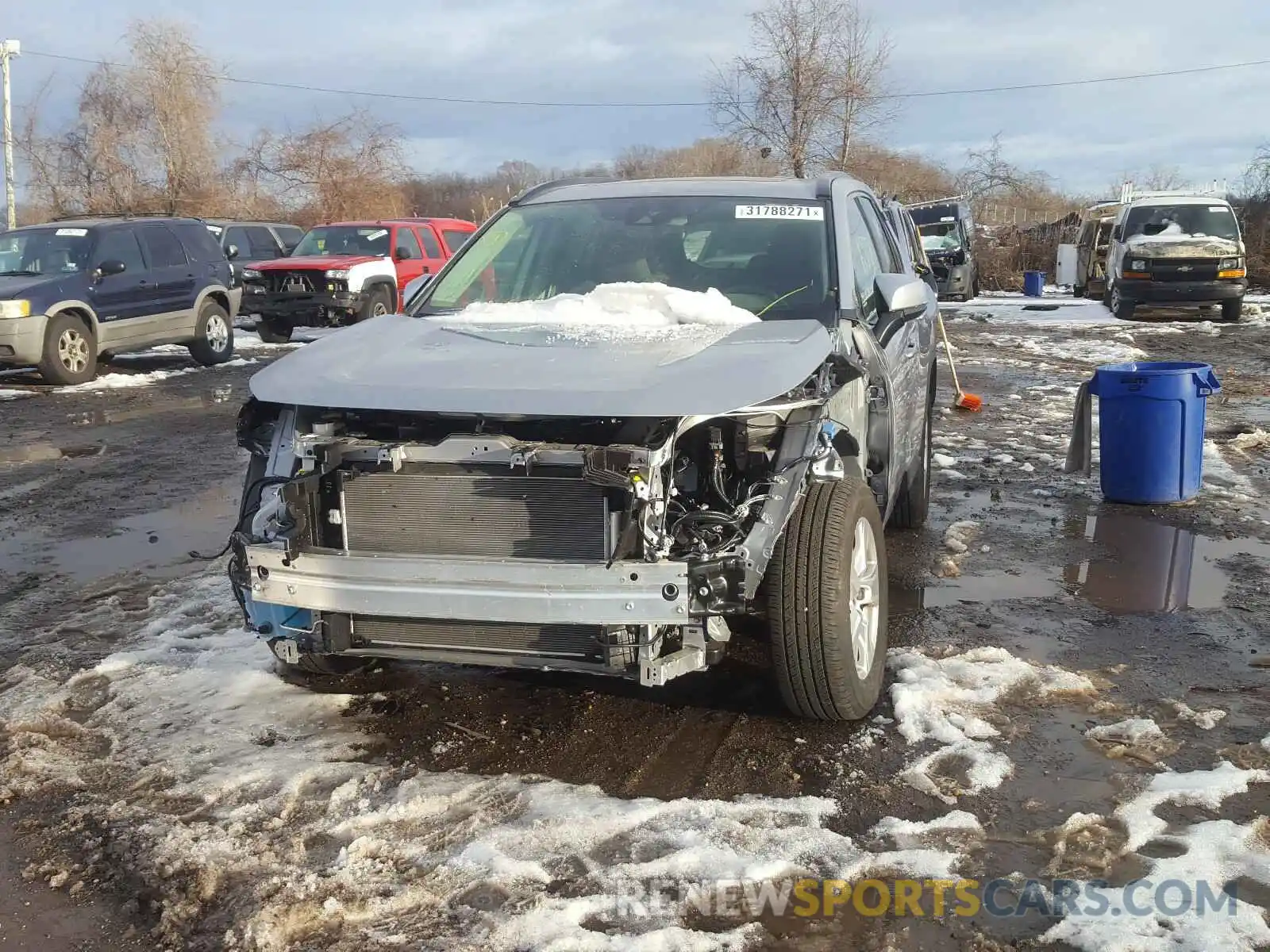 9 Photograph of a damaged car JTMP1RFV7LD053102 TOYOTA RAV4 2020