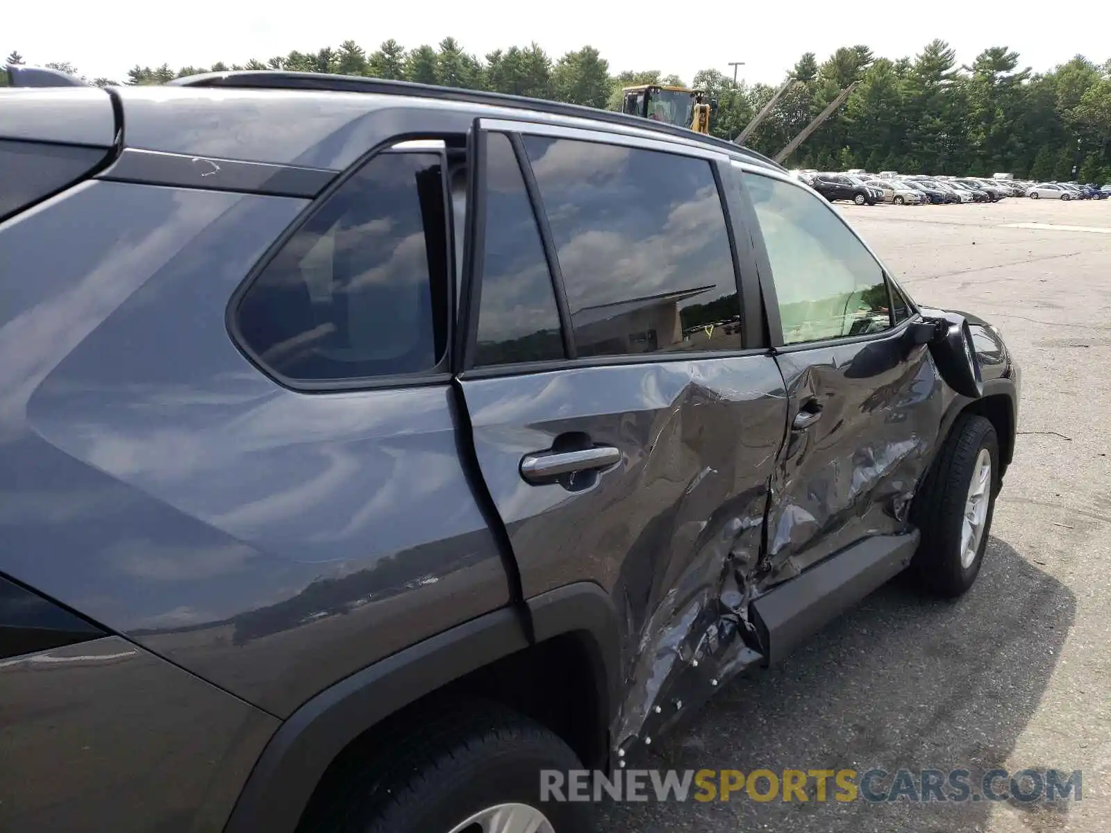 9 Photograph of a damaged car JTMP1RFV7LD056386 TOYOTA RAV4 2020