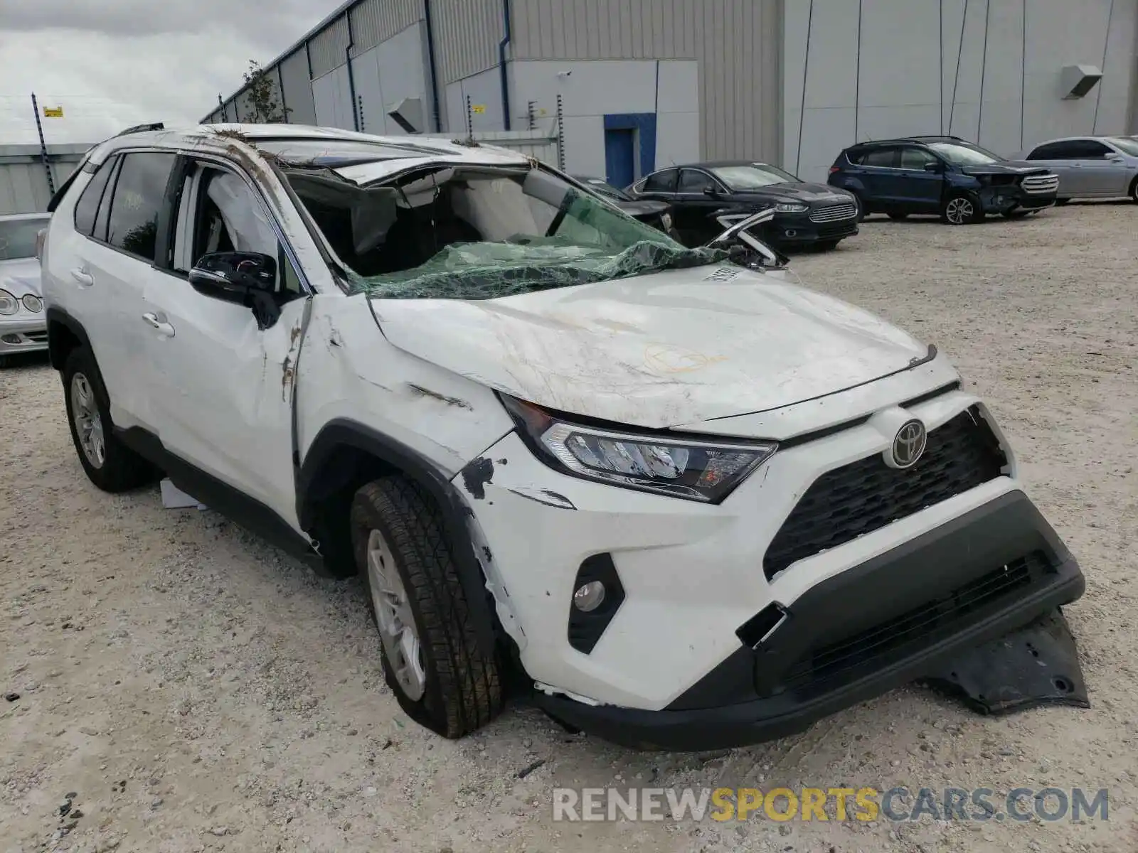 1 Photograph of a damaged car JTMP1RFV7LD527890 TOYOTA RAV4 2020