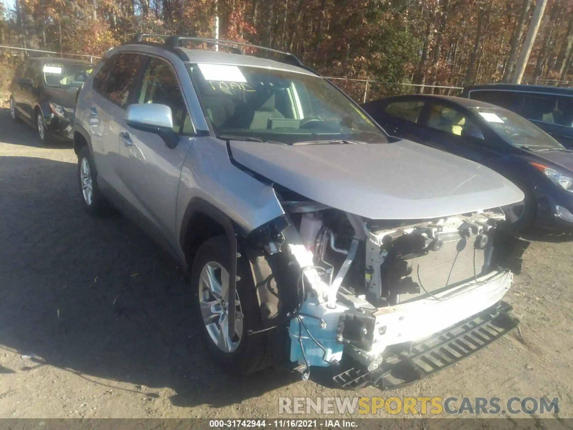 1 Photograph of a damaged car JTMP1RFV7LJ037645 TOYOTA RAV4 2020