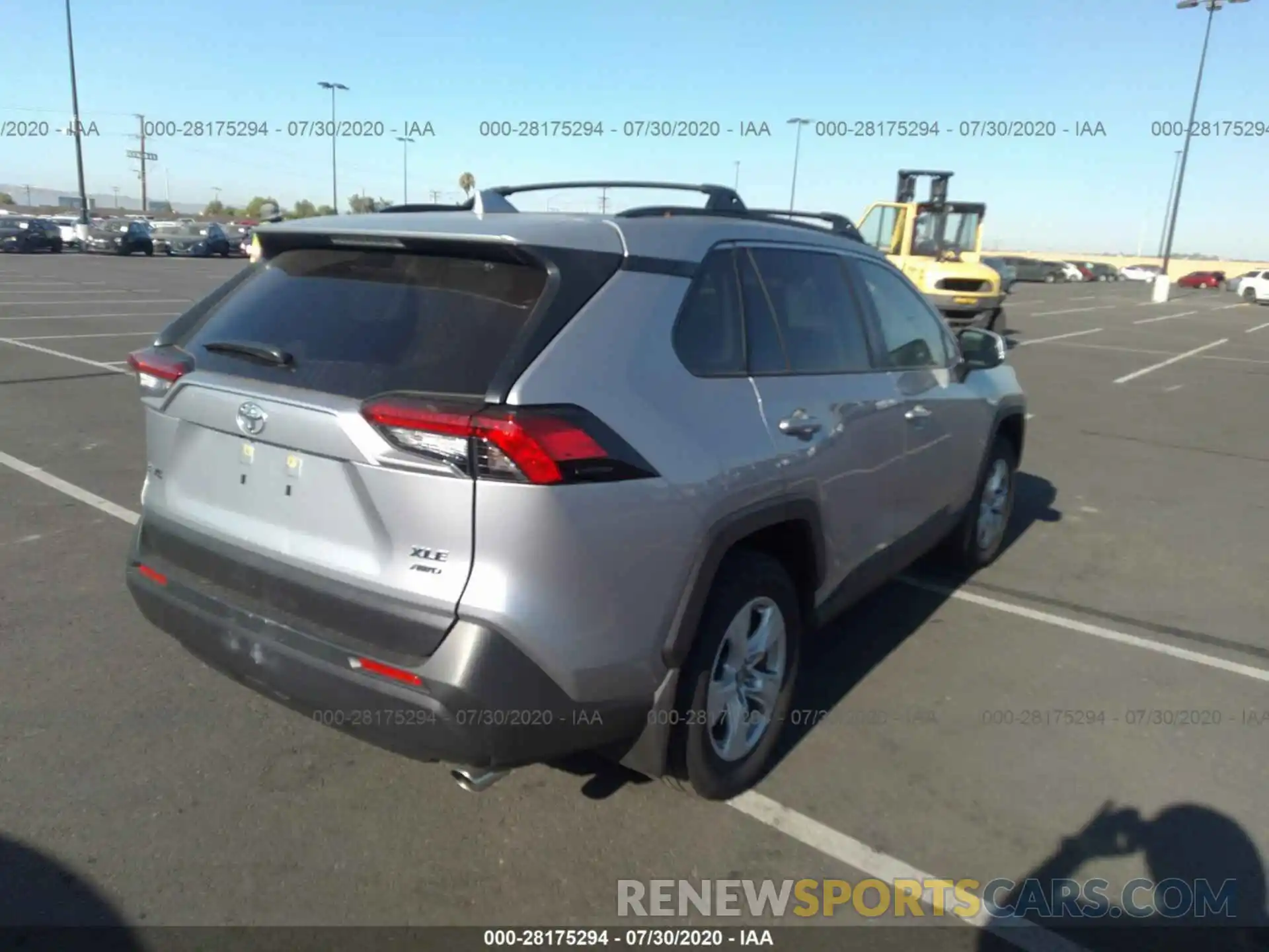 4 Photograph of a damaged car JTMP1RFV8LD057613 TOYOTA RAV4 2020