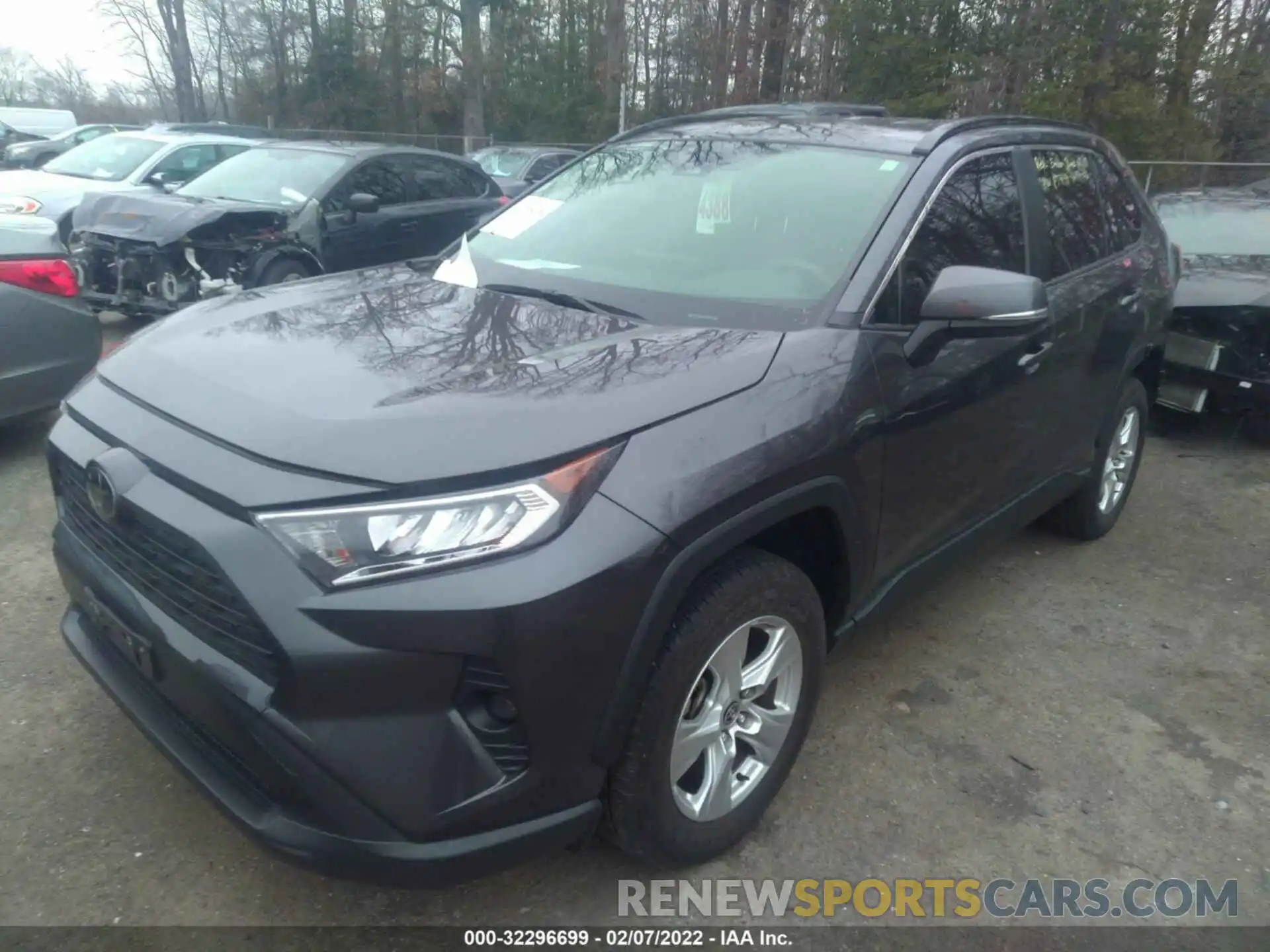 2 Photograph of a damaged car JTMP1RFV8LJ027321 TOYOTA RAV4 2020