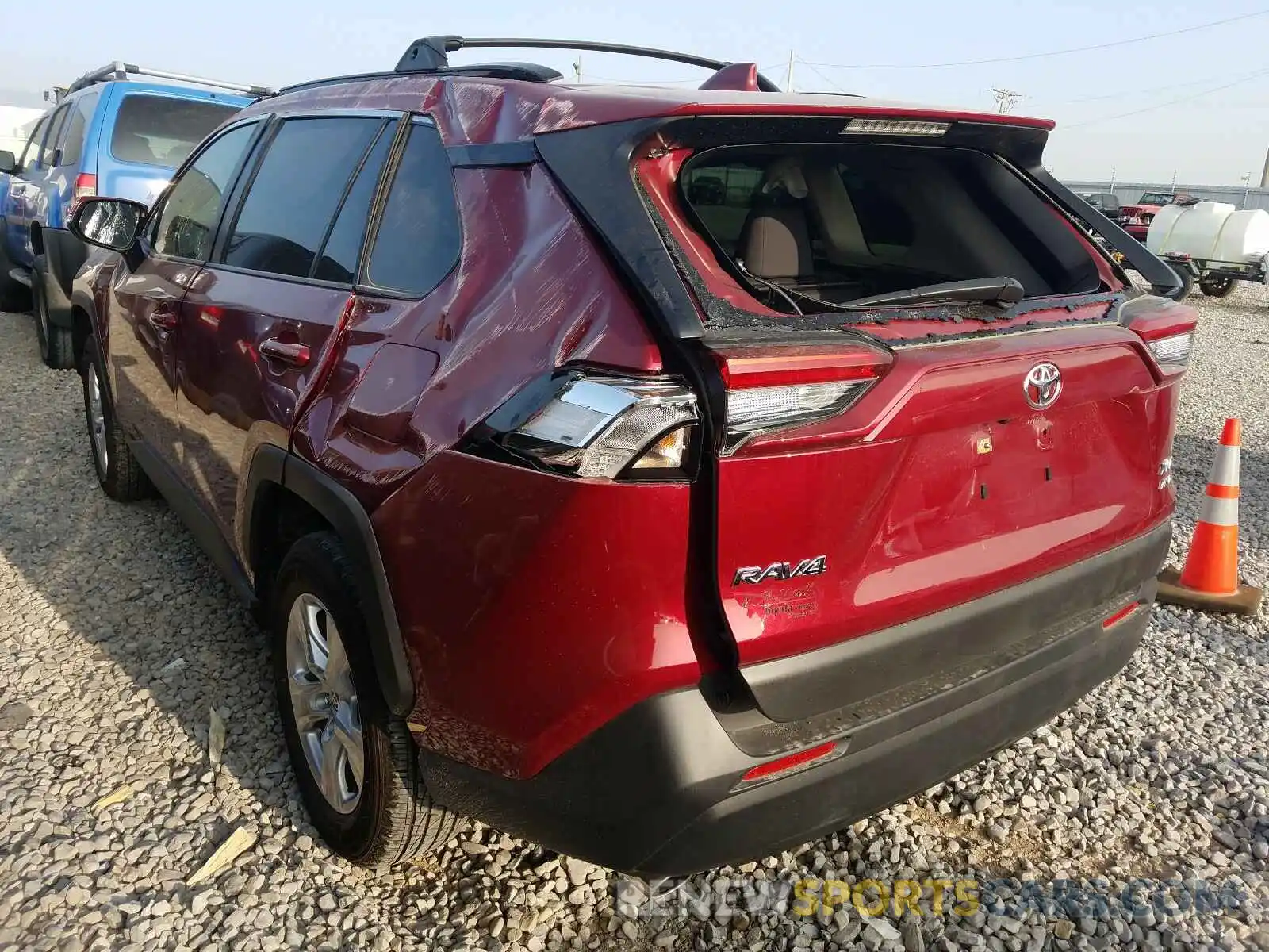 3 Photograph of a damaged car JTMP1RFV8LJ036181 TOYOTA RAV4 2020