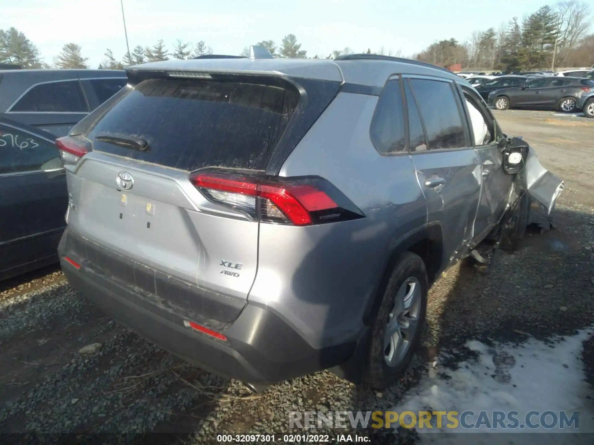 4 Photograph of a damaged car JTMP1RFV9LD059760 TOYOTA RAV4 2020