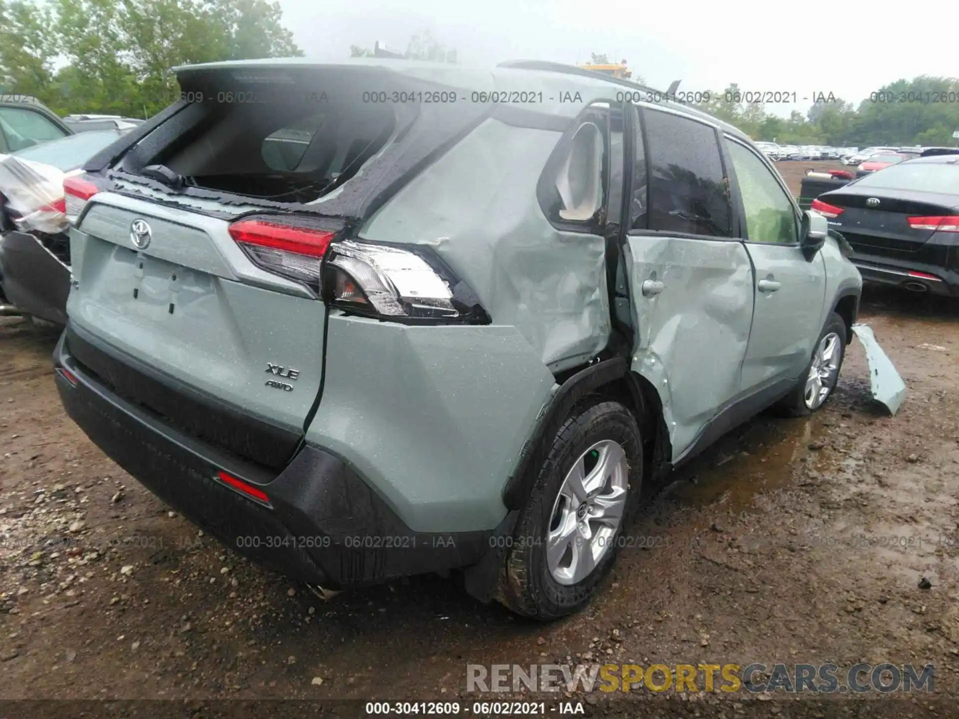 4 Photograph of a damaged car JTMP1RFV9LD060746 TOYOTA RAV4 2020